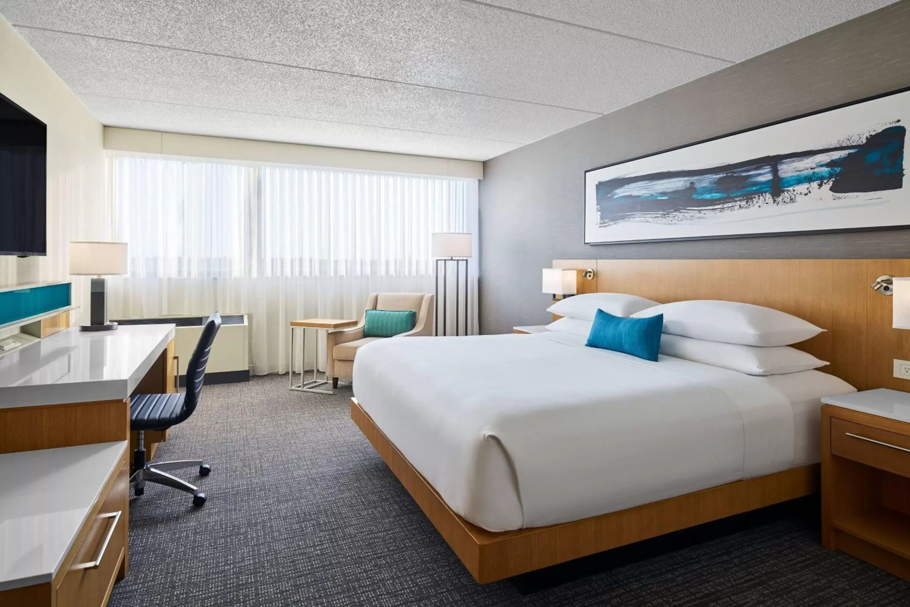 Photo of the whole room, Bed in Delta Hotels by Marriott Muskegon Convention Center