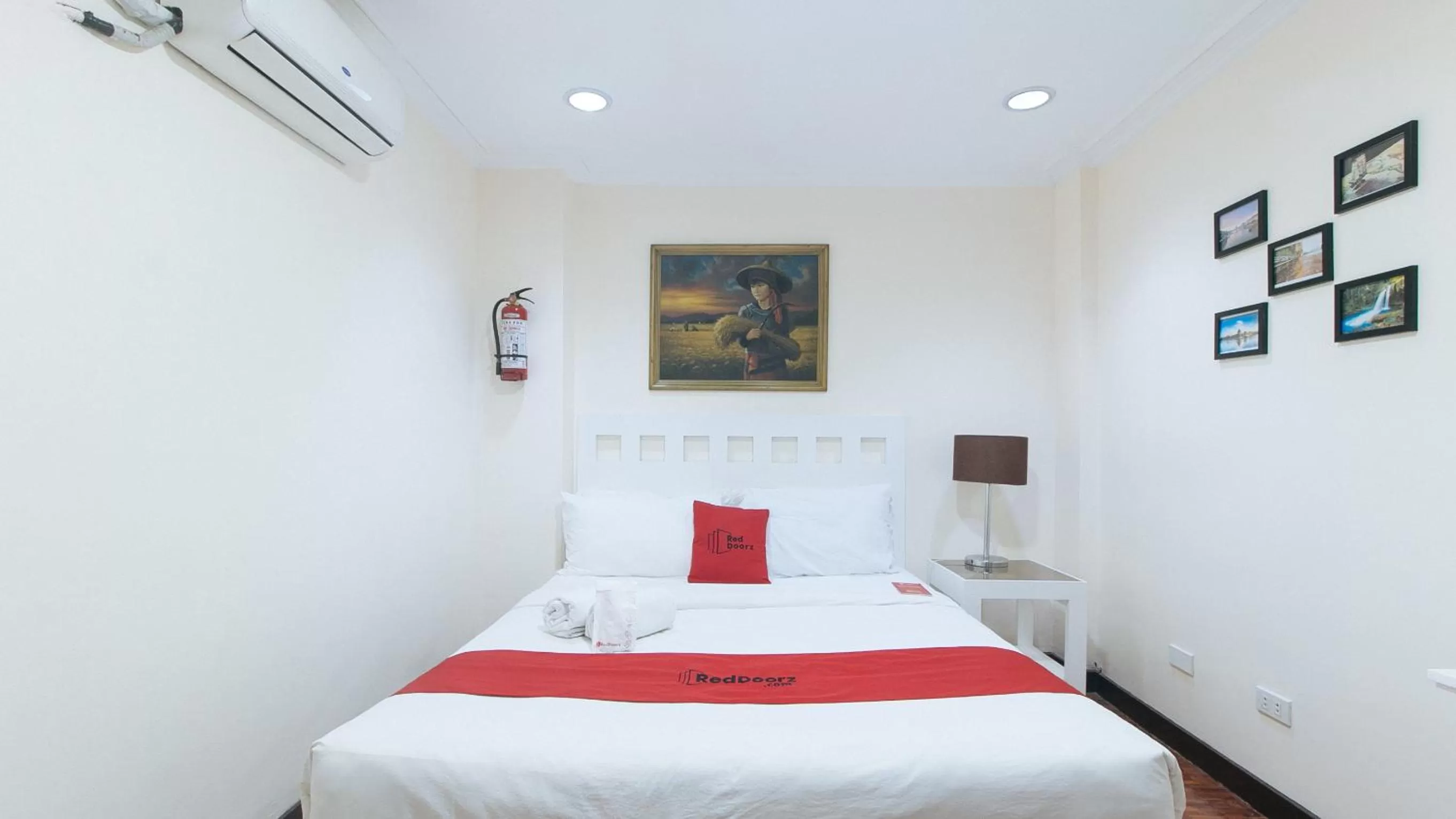 Bed in RedDoorz Premium near Greenbelt Makati - Vaccinated Staff