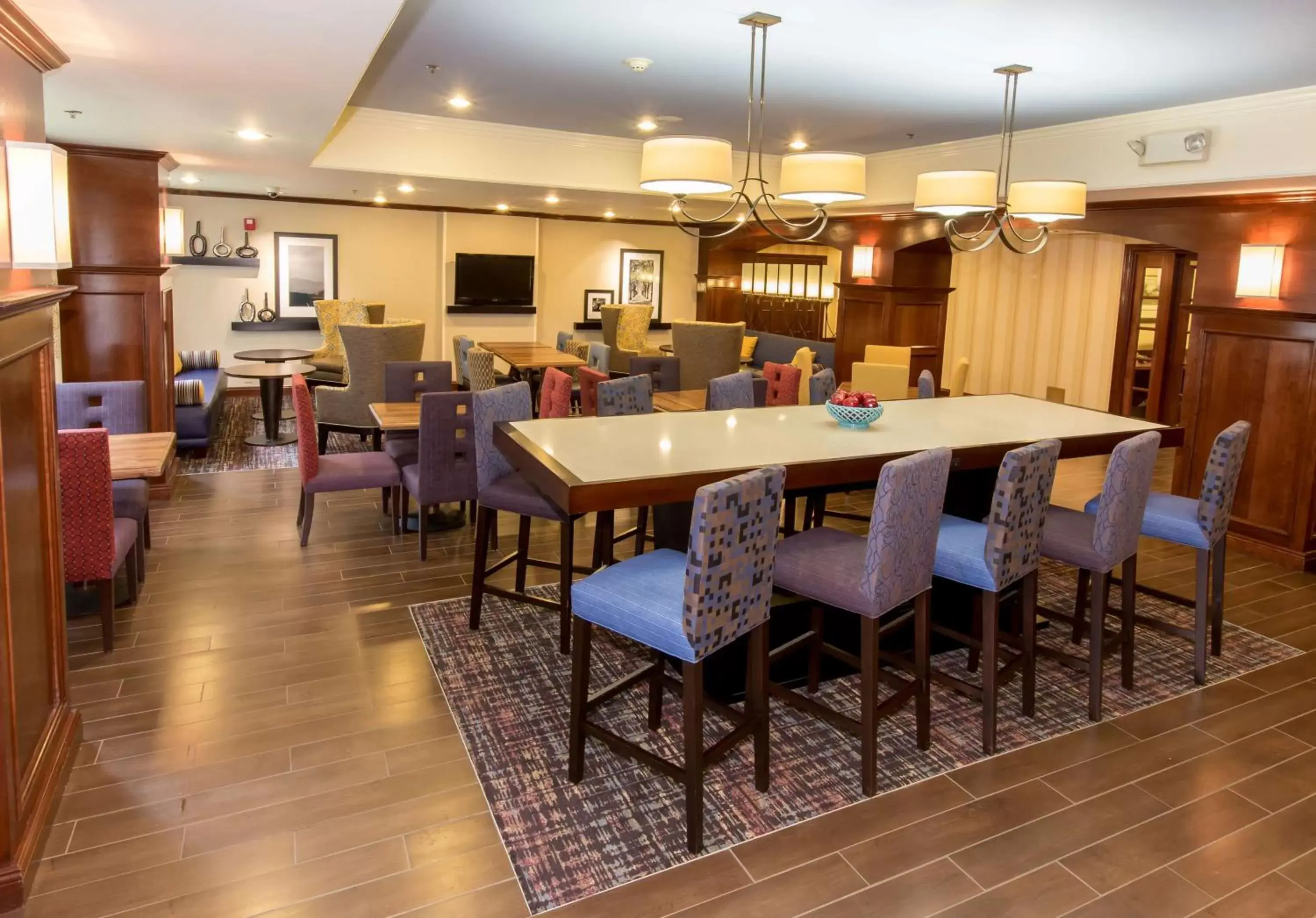 Lobby or reception, Restaurant/Places to Eat in Hampton Inn Hartford Airport