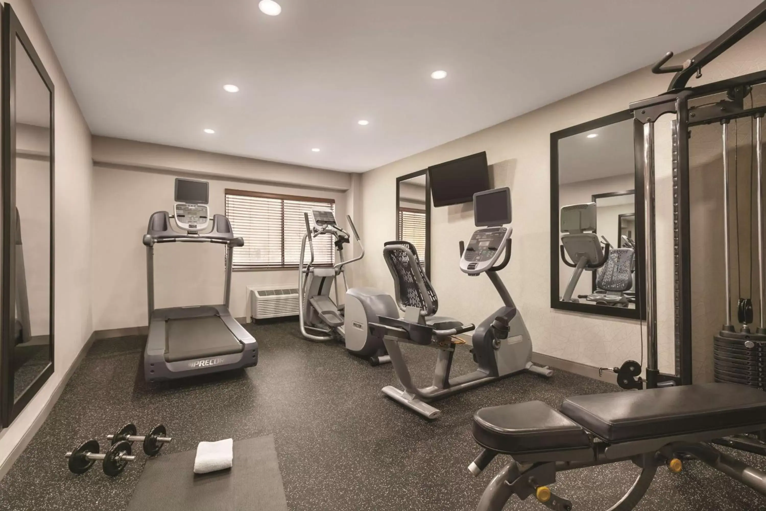 Activities, Fitness Center/Facilities in Country Inn & Suites by Radisson, Williamsburg East (Busch Gardens), VA