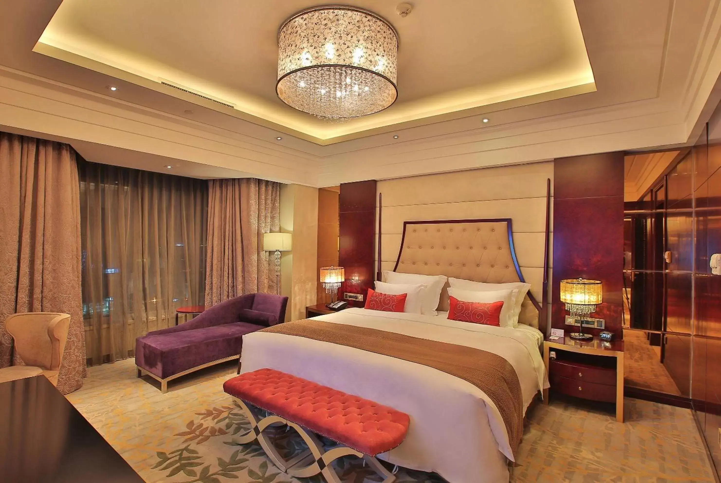 Photo of the whole room, Bed in Wyndham Qingdao