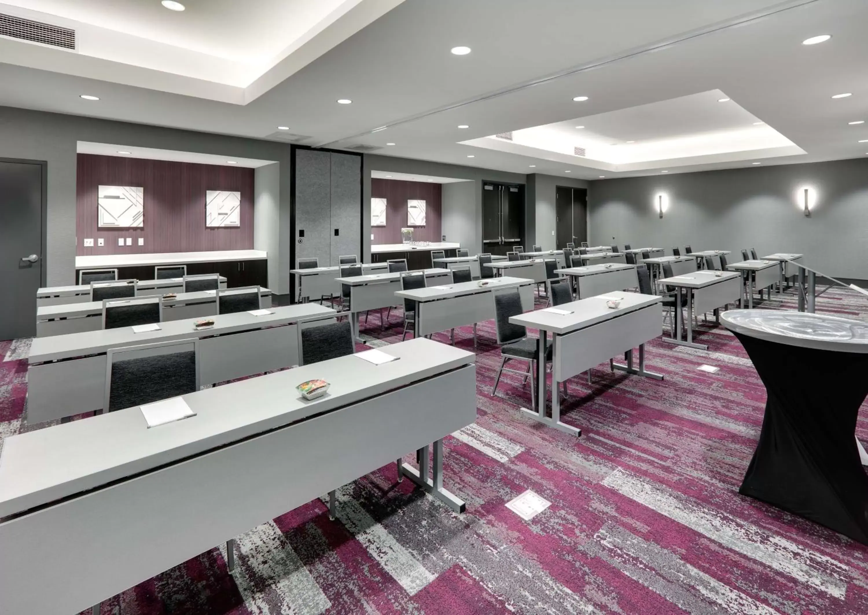 Meeting/conference room in Hampton Inn by Hilton Irvine Spectrum Lake Forest