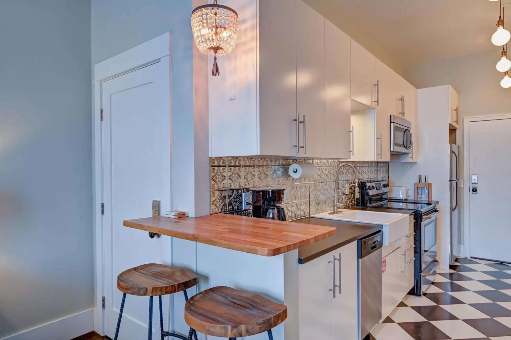 Kitchen/Kitchenette in South Main Residences by Surf Hotel