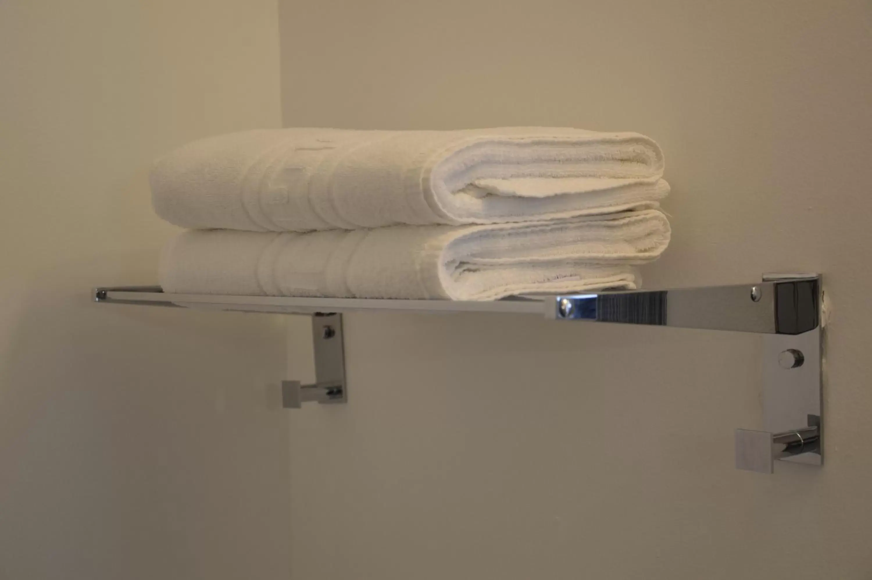 towels in The Originals City Hôtel, Aéroport Beauvais (ex: Inter-Hotel)