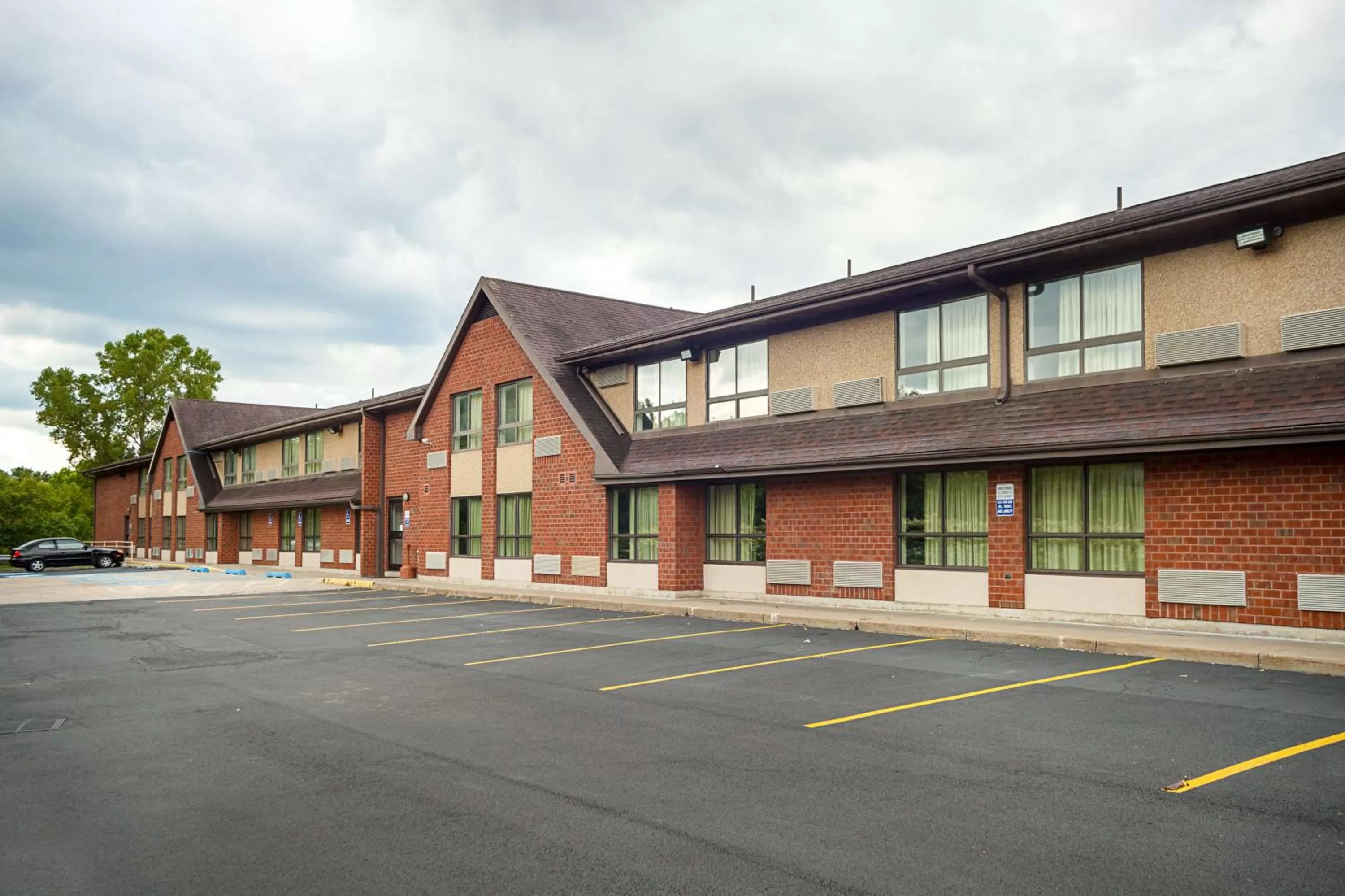 Property building in Motel 6-Binghamton, NY