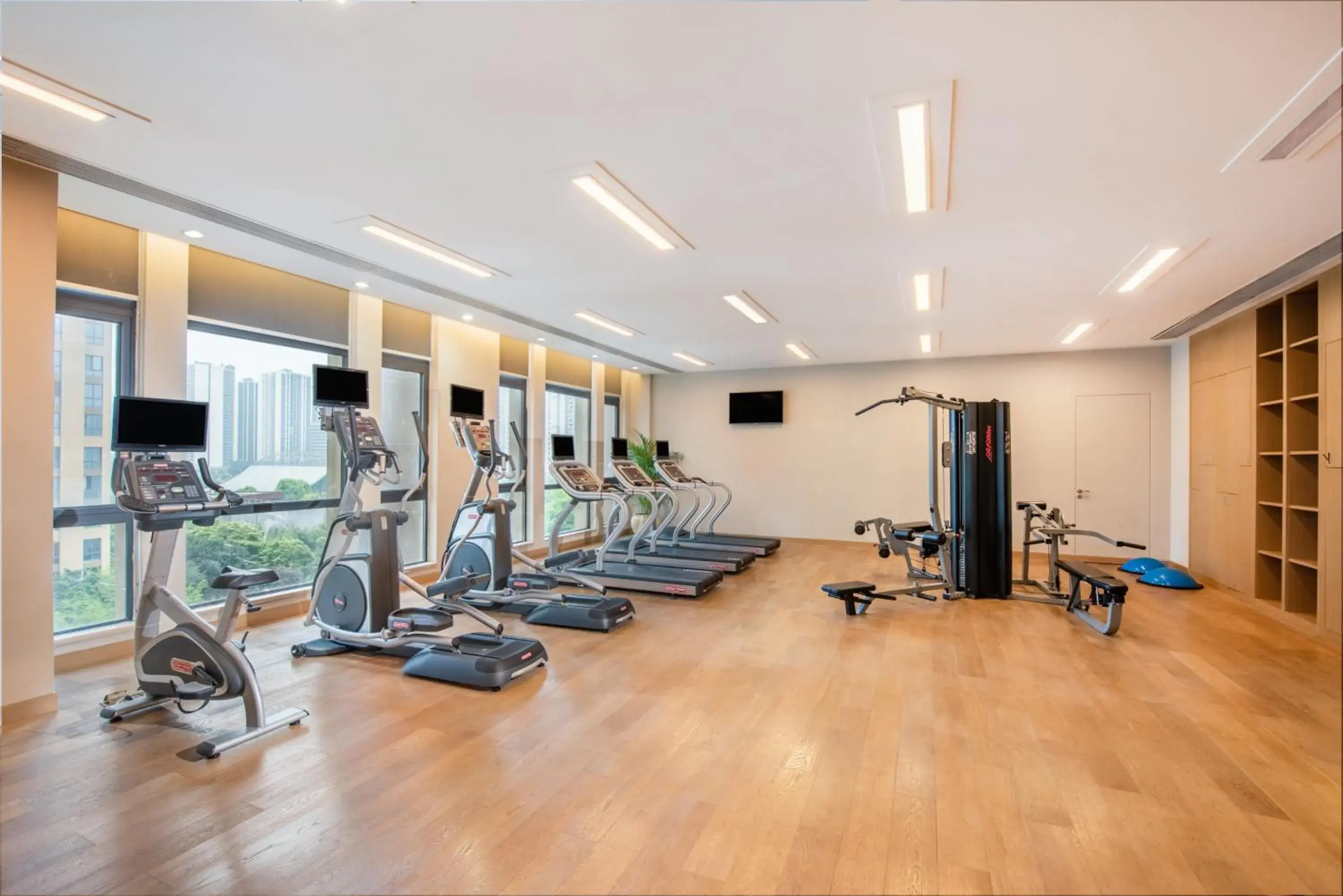 Fitness centre/facilities in Holiday Inn Chongqing University Town by IHG Fitness centre/facilities in Holiday Inn Chongqing University Town by IHG