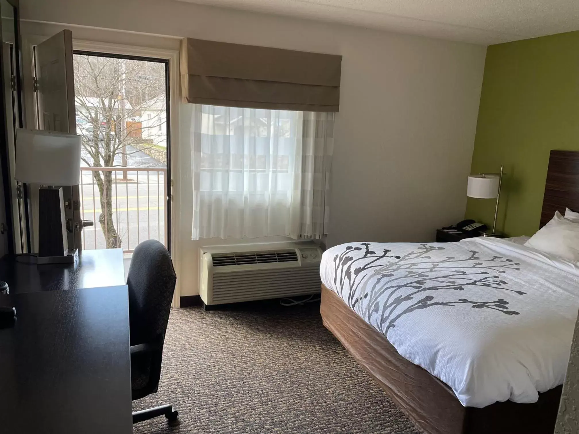 Balcony/Terrace in Sleep Inn & Suites near Sports World Blvd