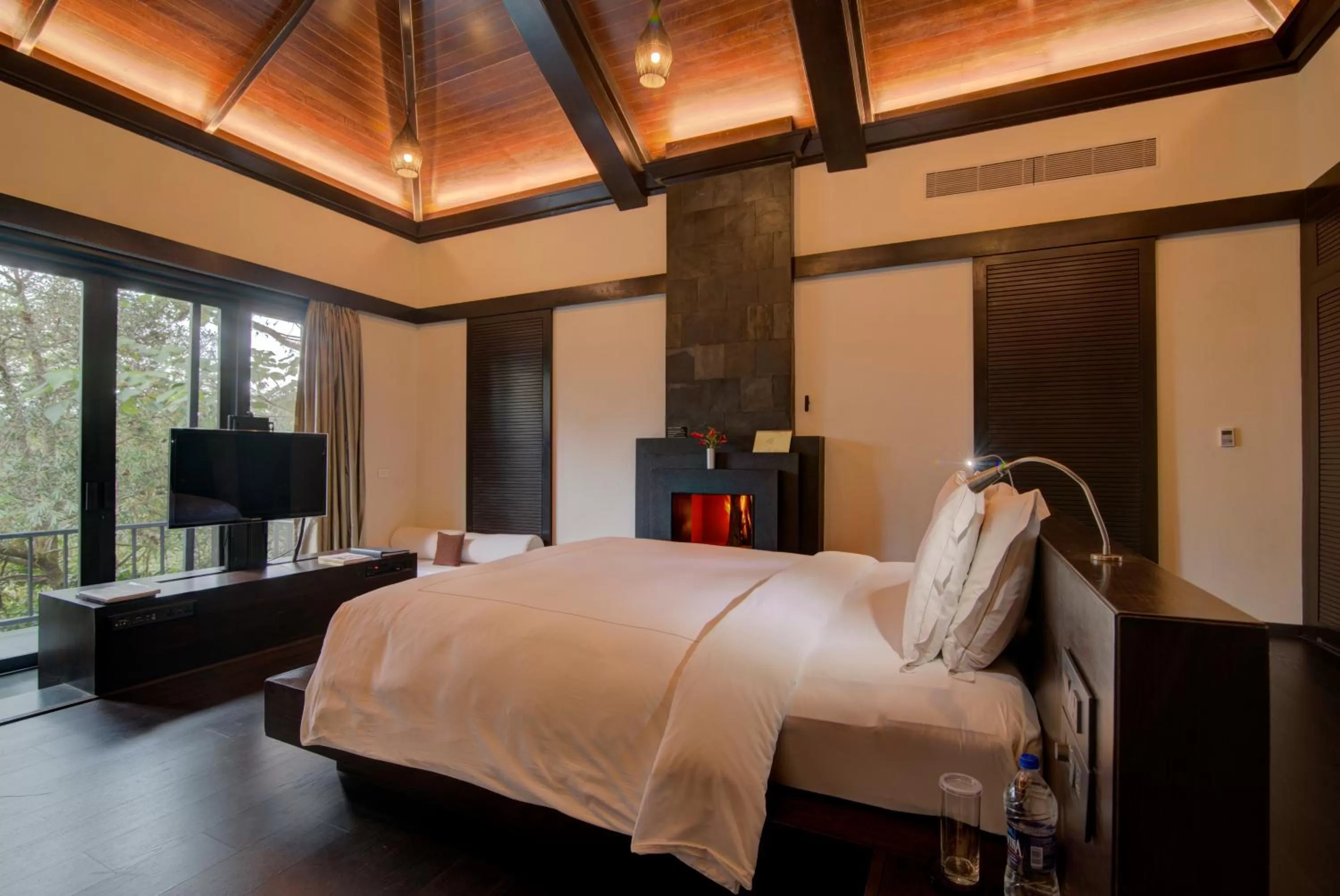 Bed in Taj Madikeri Resort & Spa Coorg