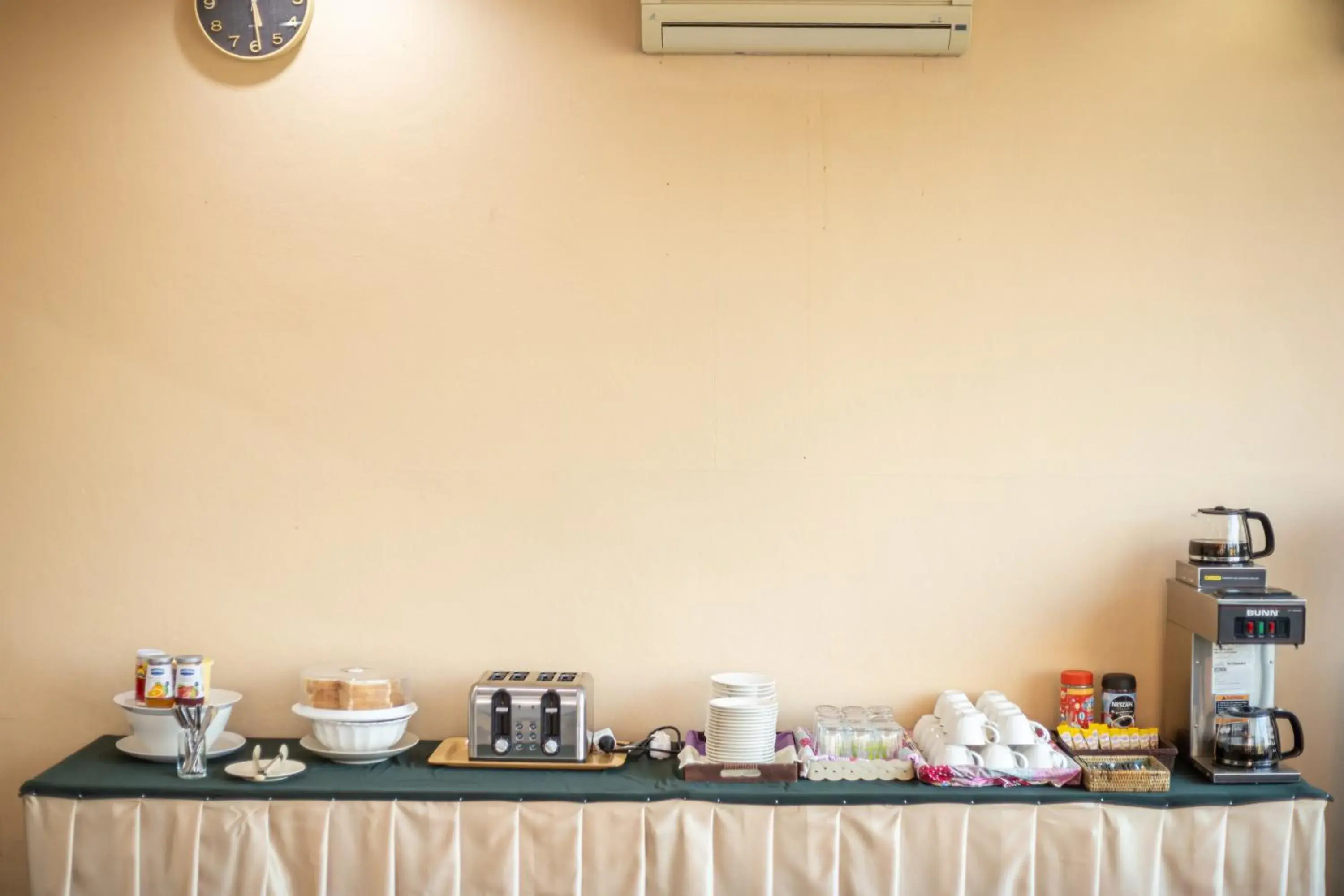 Coffee/tea facilities, Restaurant/Places to Eat in Palm Garden Hotel Chiang Rai