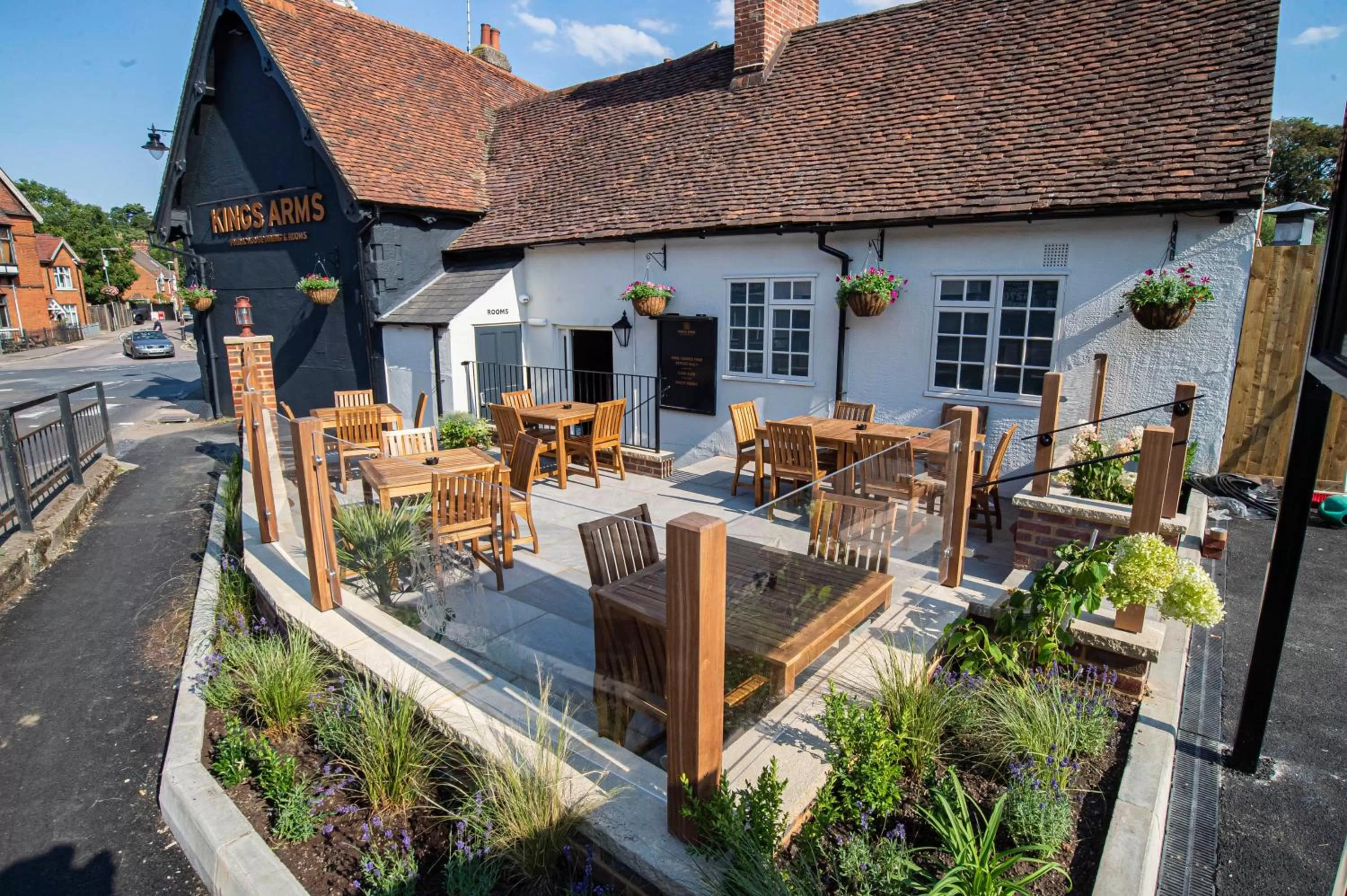 Property building in Kings Arms Hotel