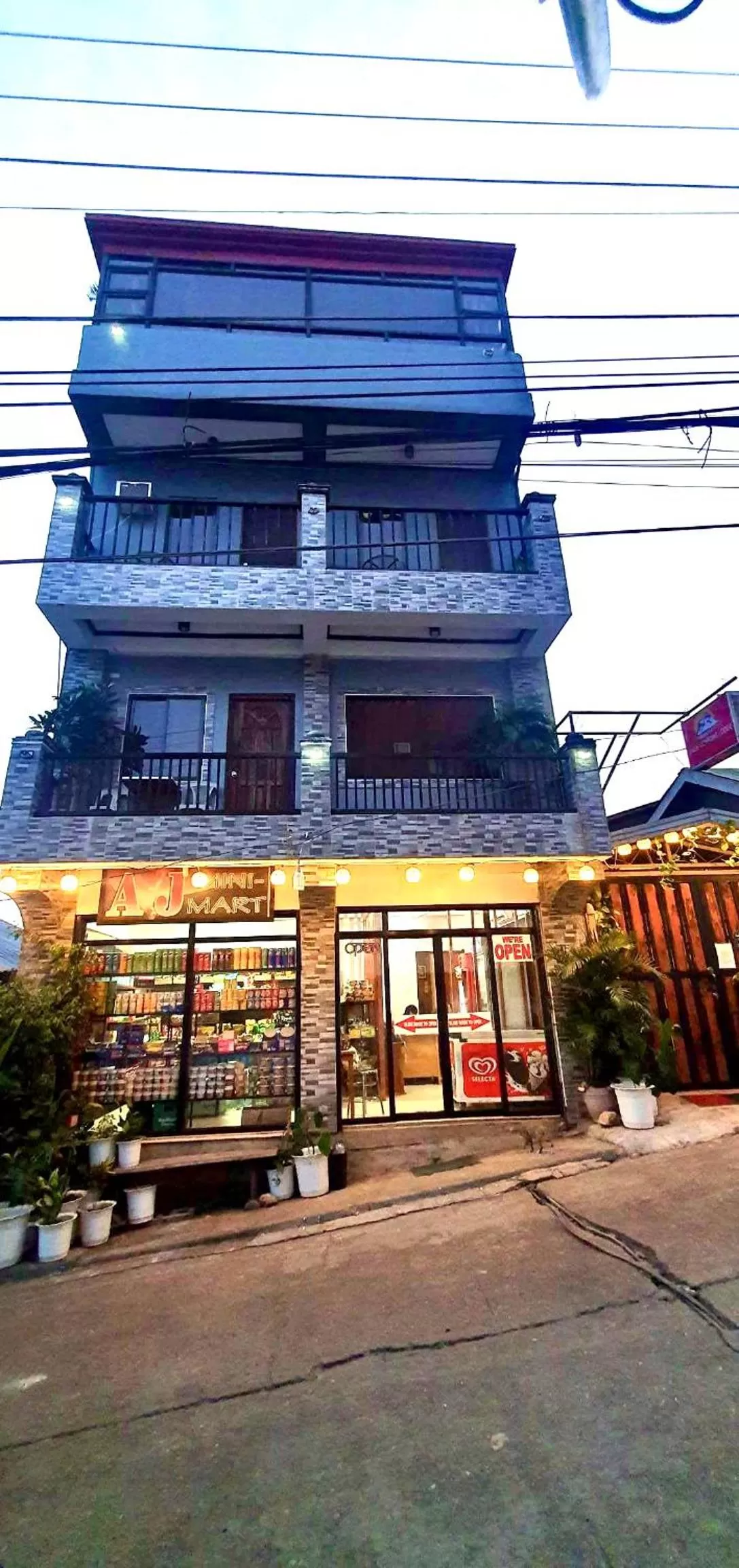 Property building in Kalis Viewpoint Lodge Coron