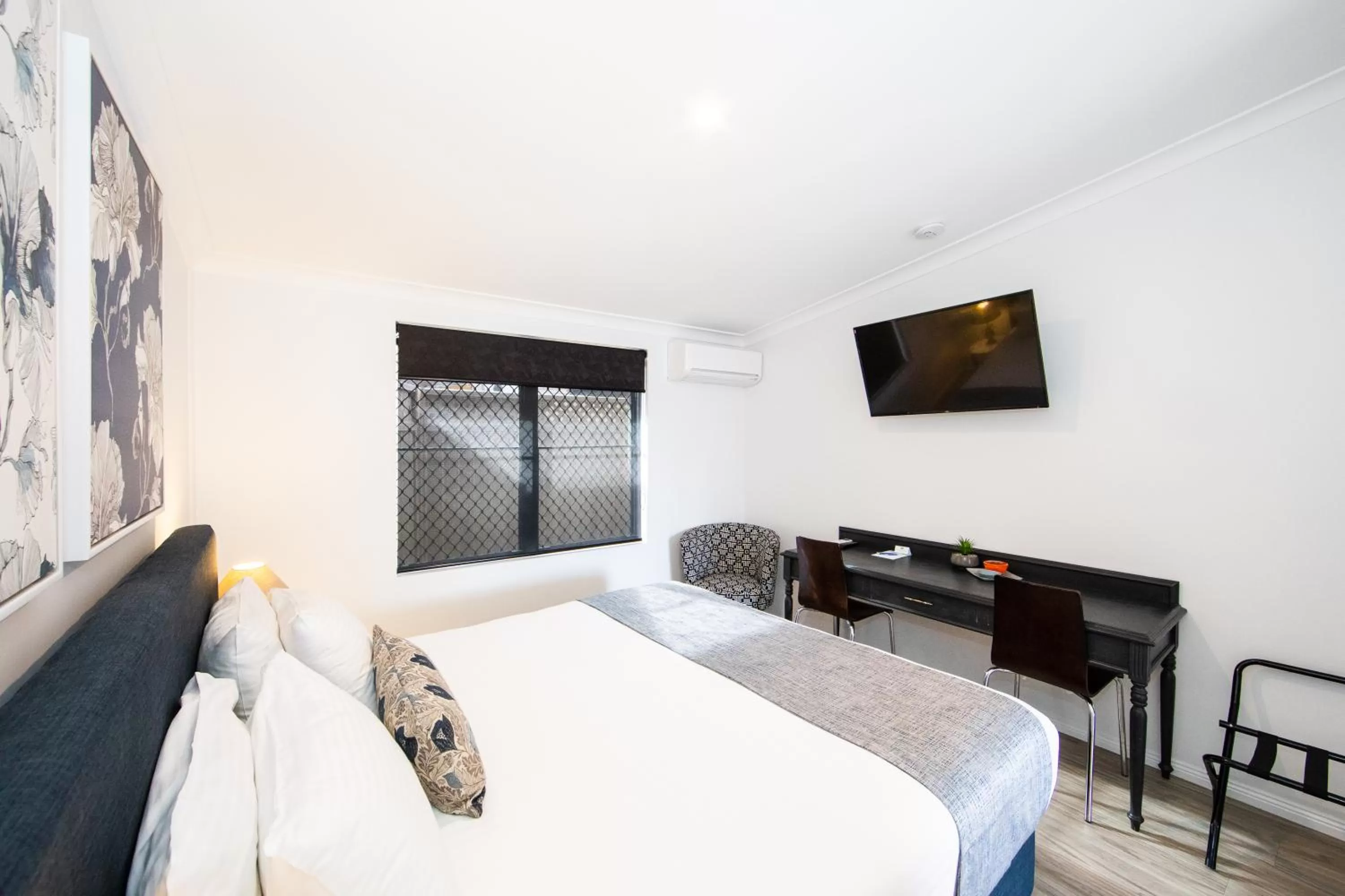 Bed in New England Motor Lodge