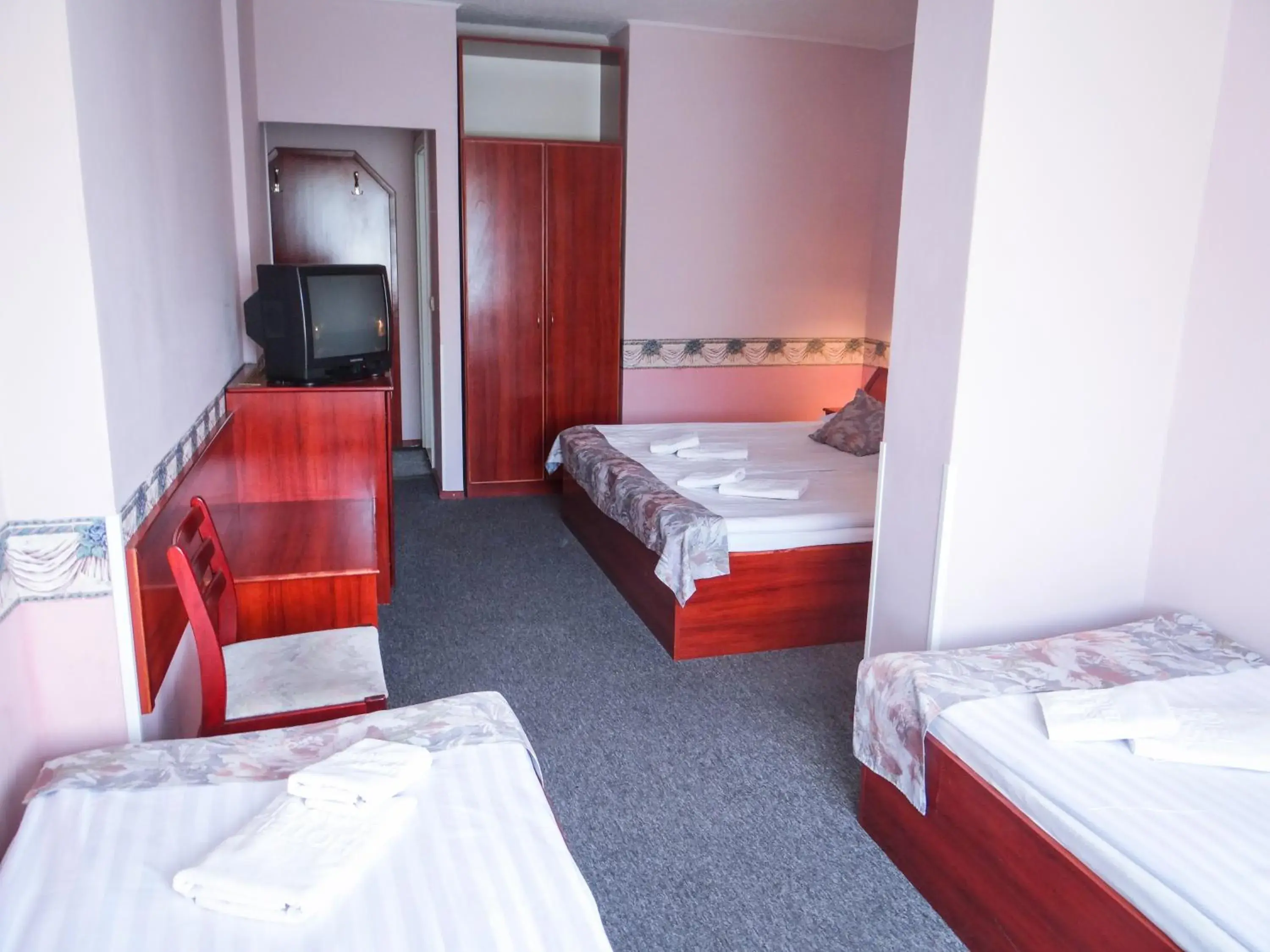 Bedroom, Bed in Classic Hotel Bedroom, Bed in Classic Hotel