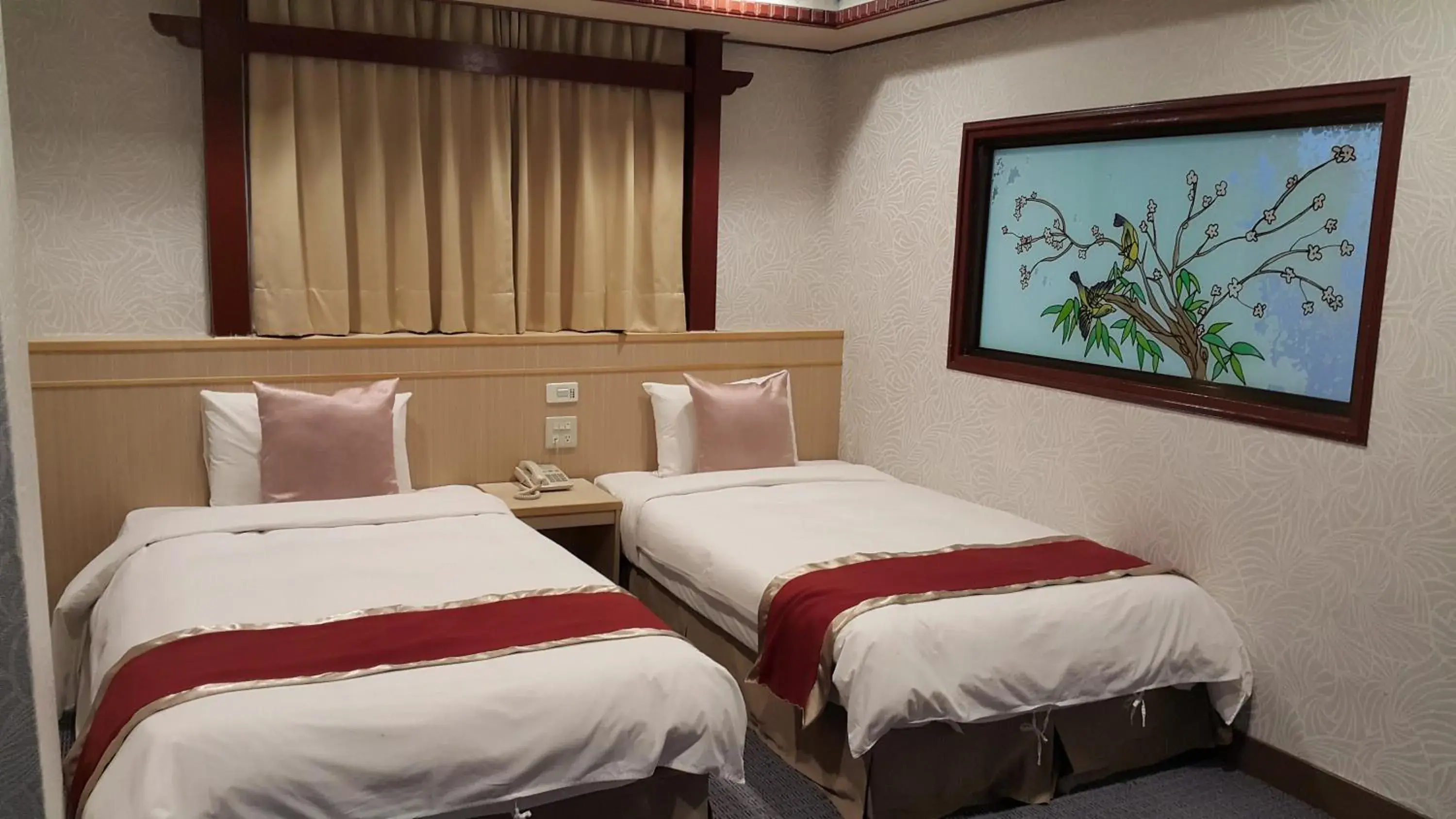 Photo of the whole room, Bed in Mei-Hua Hotel