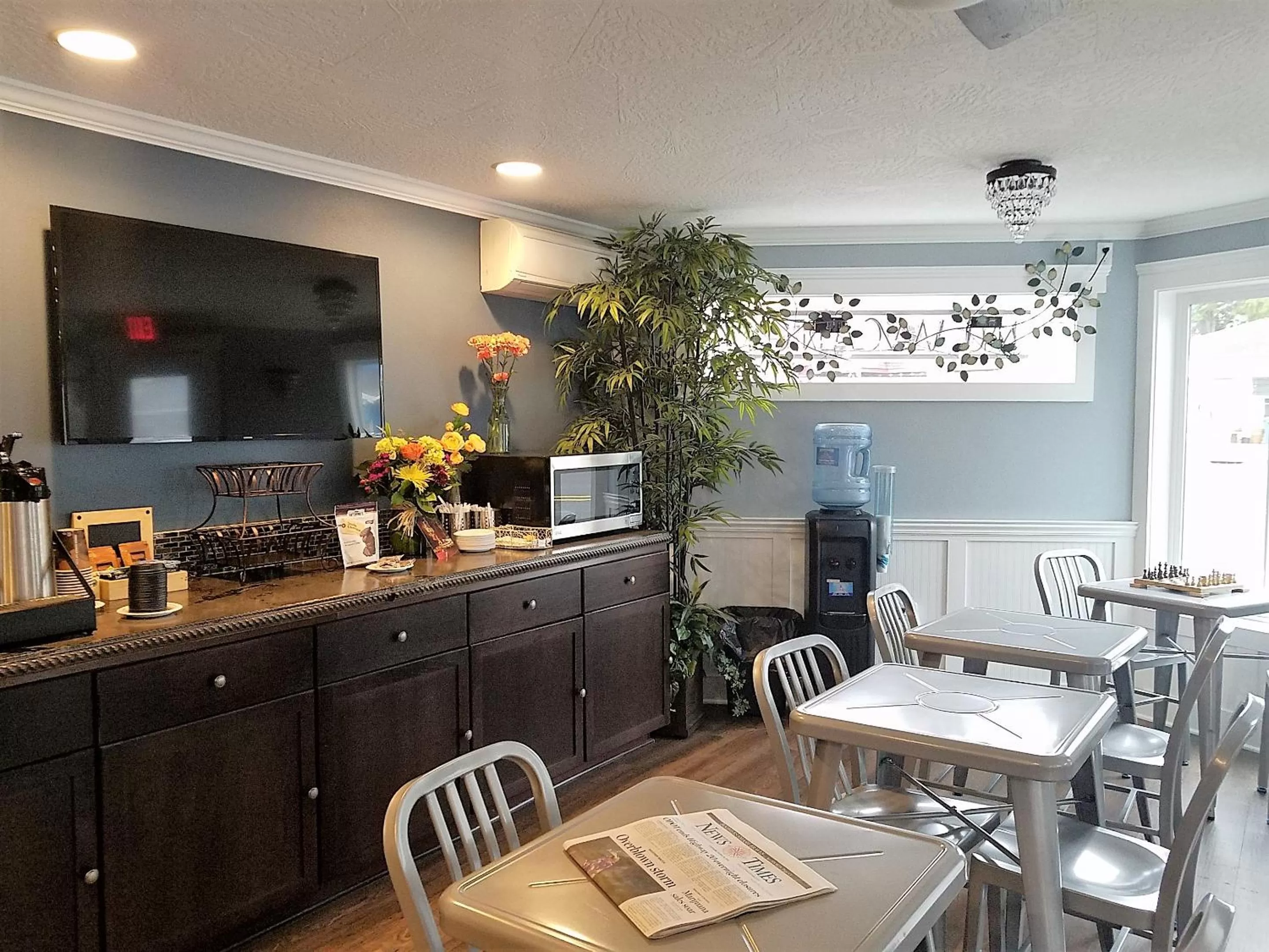 Lobby or reception in The Waldport Inn