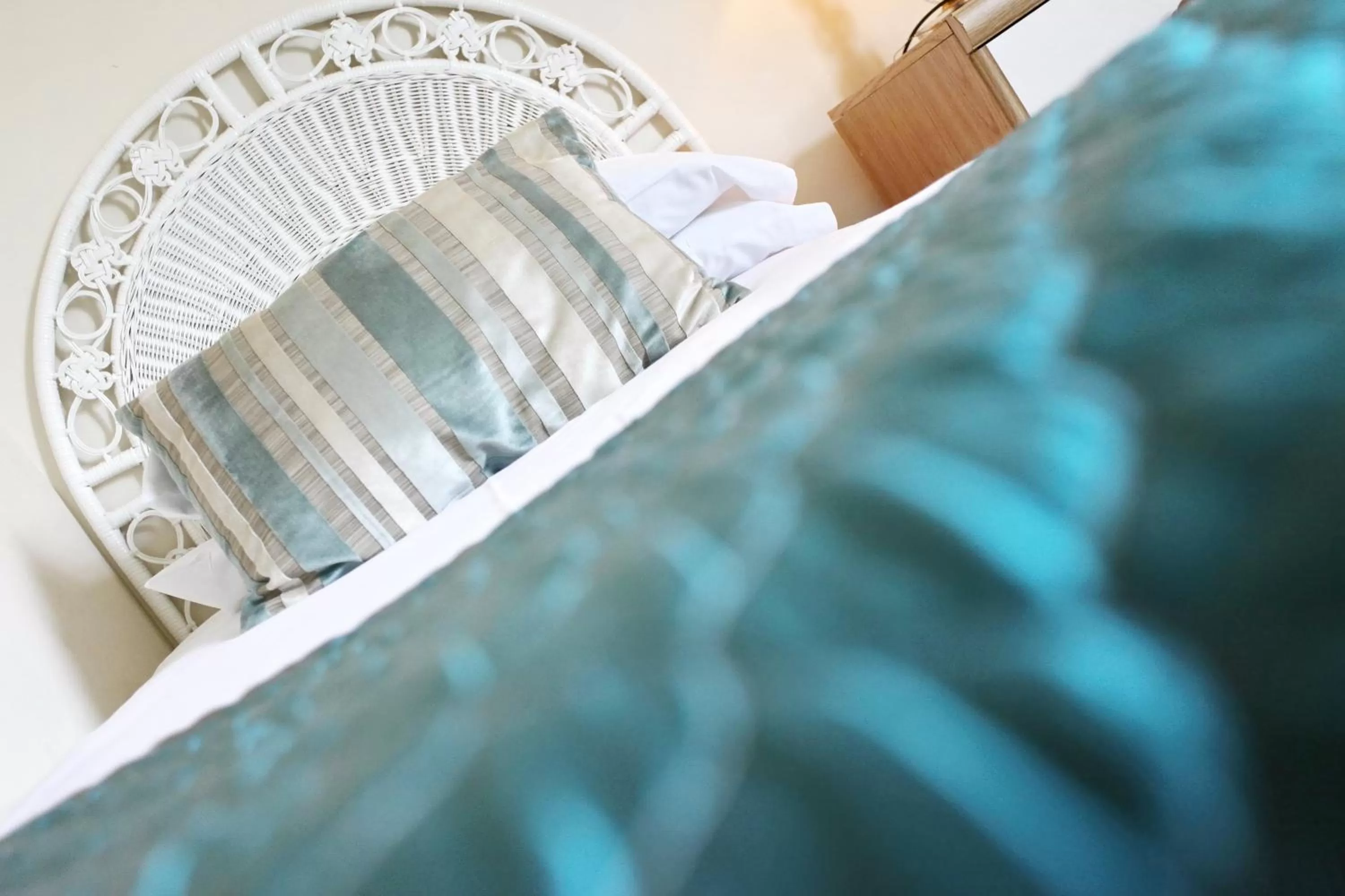 Bedroom, Bed in The Potters Arms