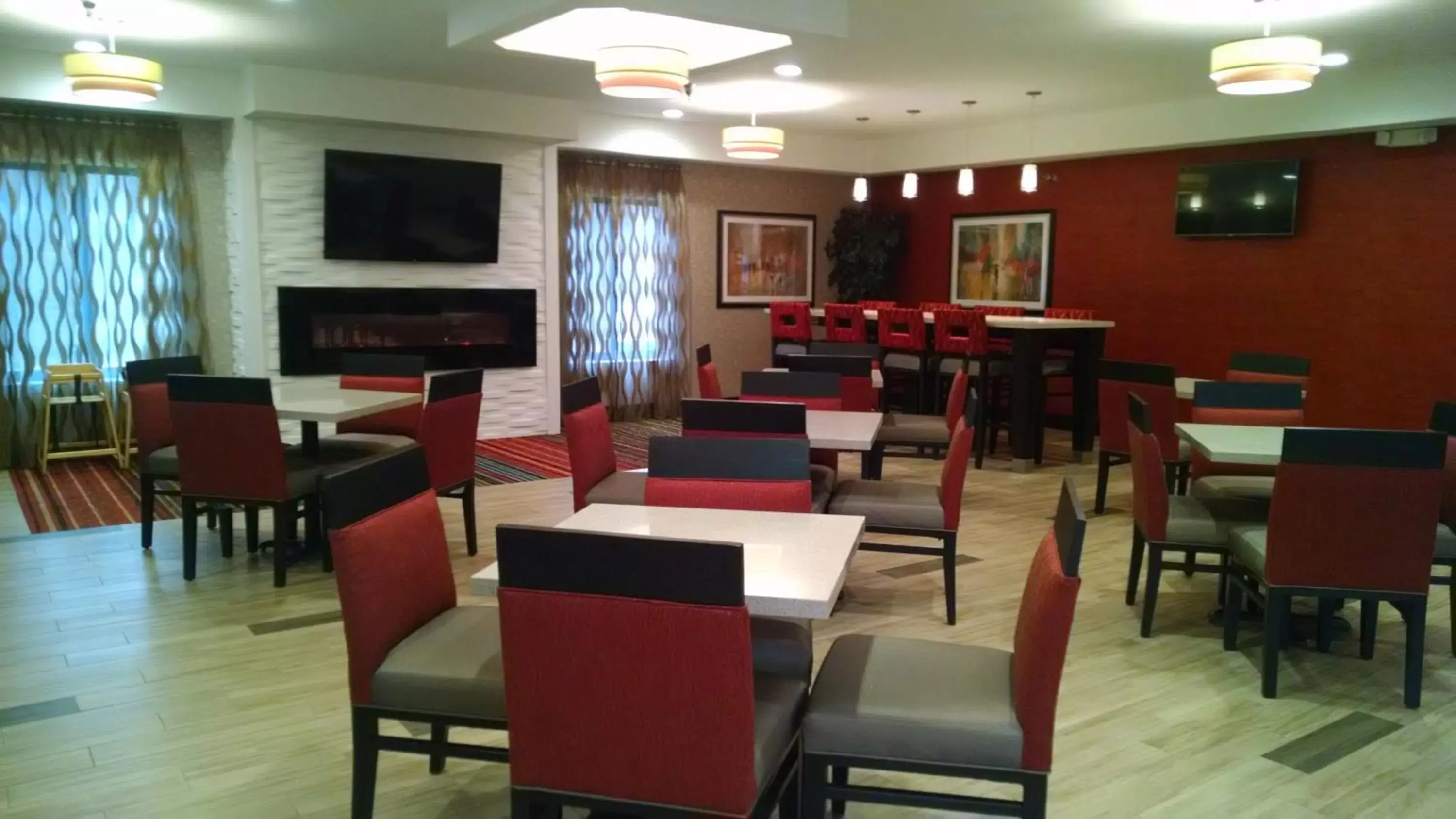 Breakfast, Restaurant/Places to Eat in Holiday Inn Express Cloverdale - Greencastle, an IHG Hotel