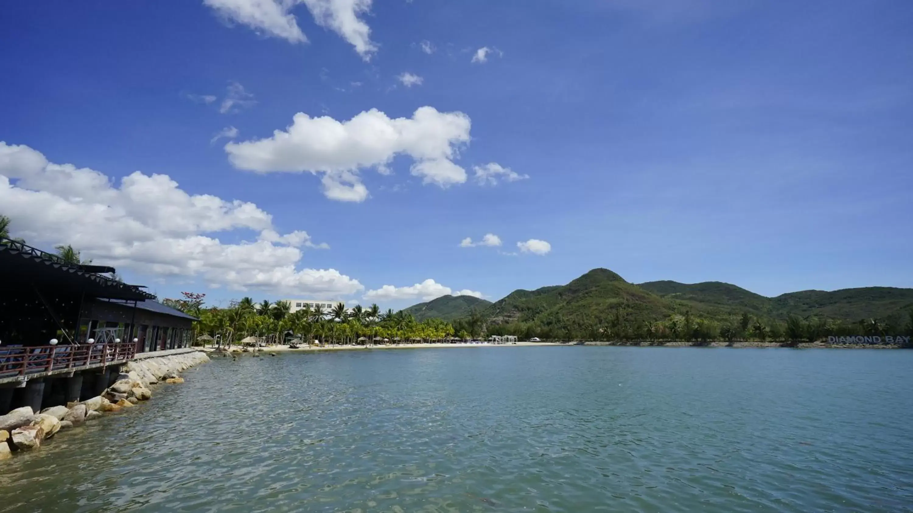 Beach in Diamond Bay Resort & Spa