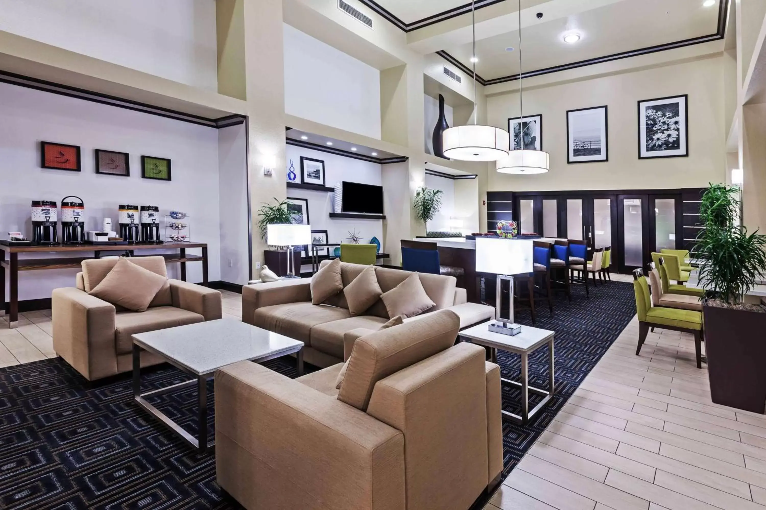 Lobby or reception, Lounge/Bar in Hampton Inn and Suites Lake Jackson-Clute