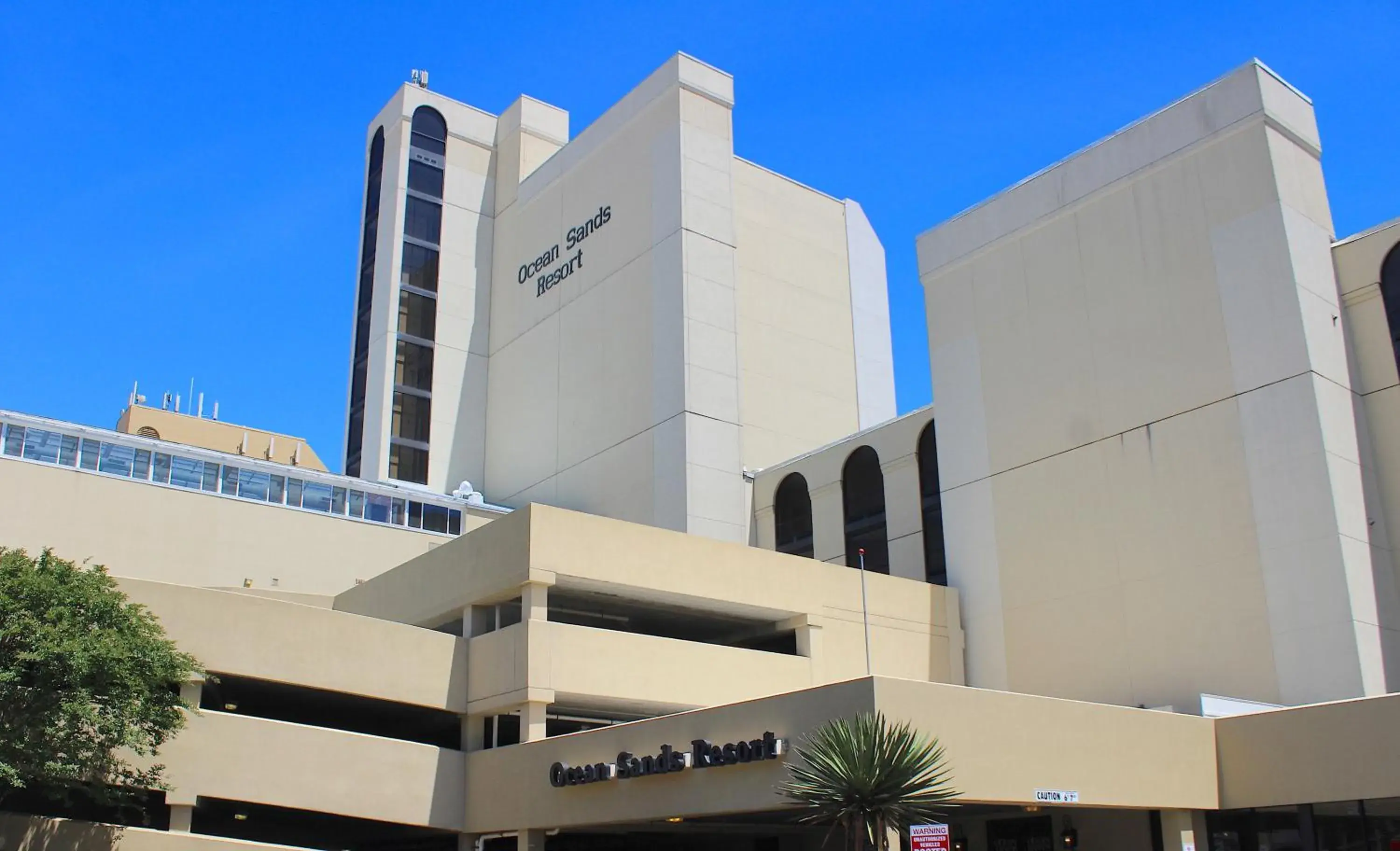 Facade/entrance, Property Building in Ocean Sands Resort