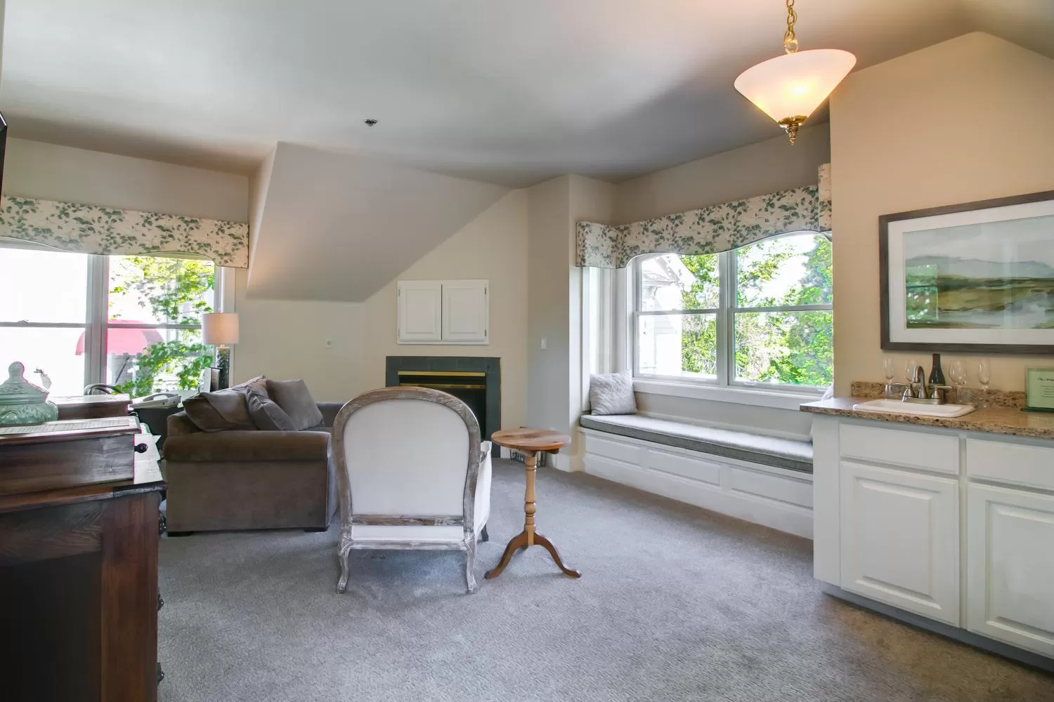 Seating area in Winchester Inn