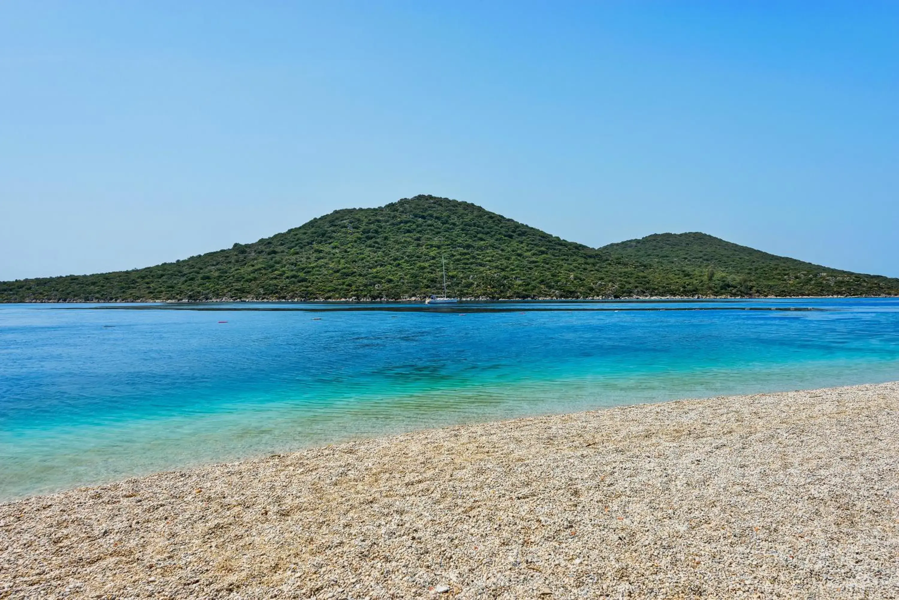 Beach in Doria Hotel & Yacht Club 