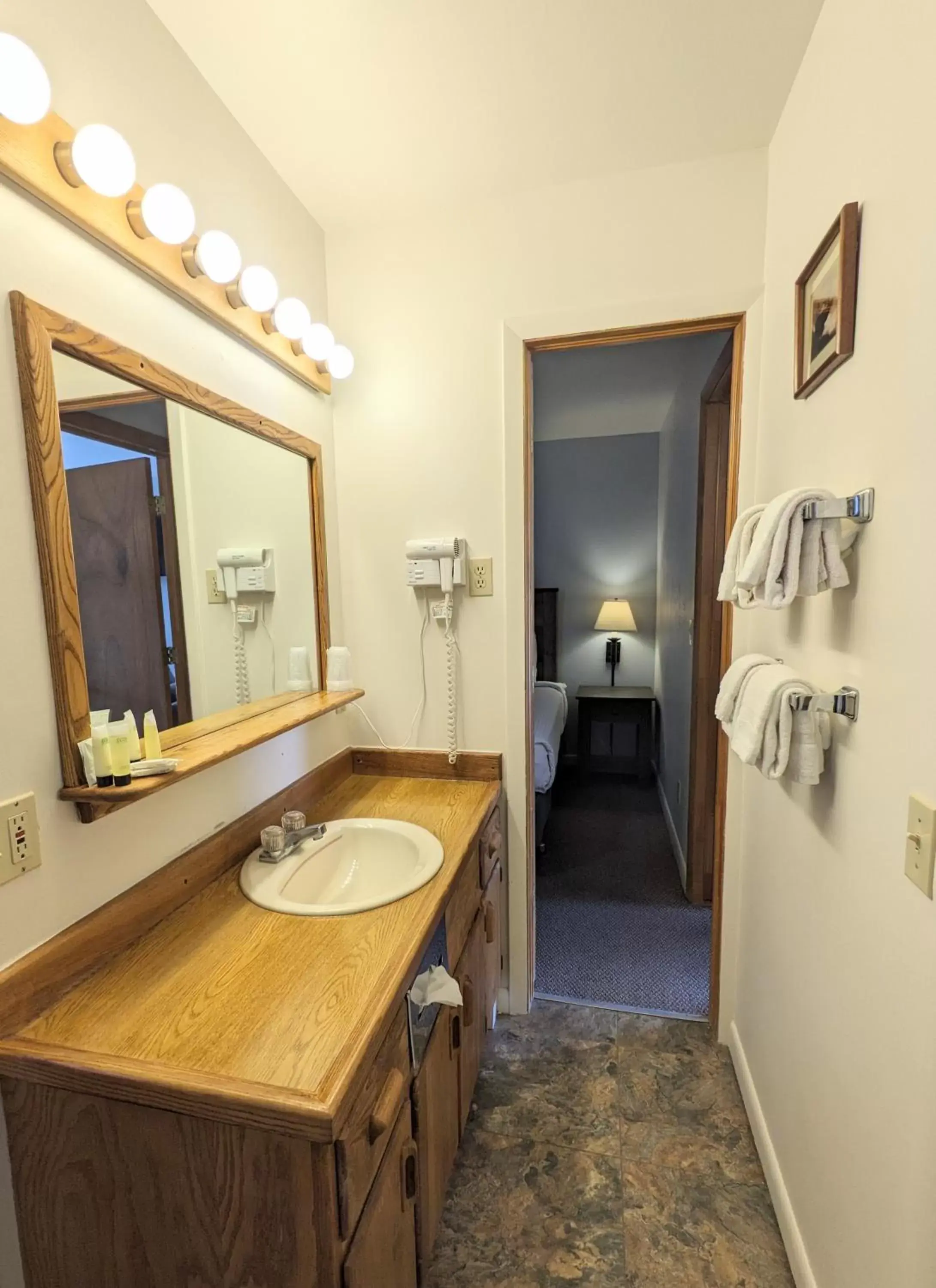 Bathroom in Western Riviera Lakeside Lodging