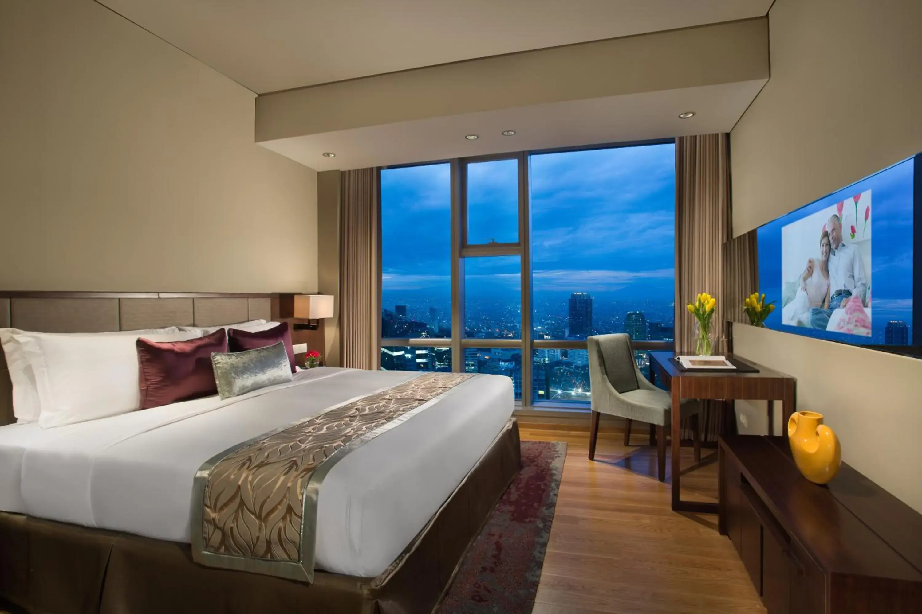 TV and multimedia, Bed in Ascott Kuningan Jakarta TV and multimedia, Bed in Ascott Kuningan Jakarta