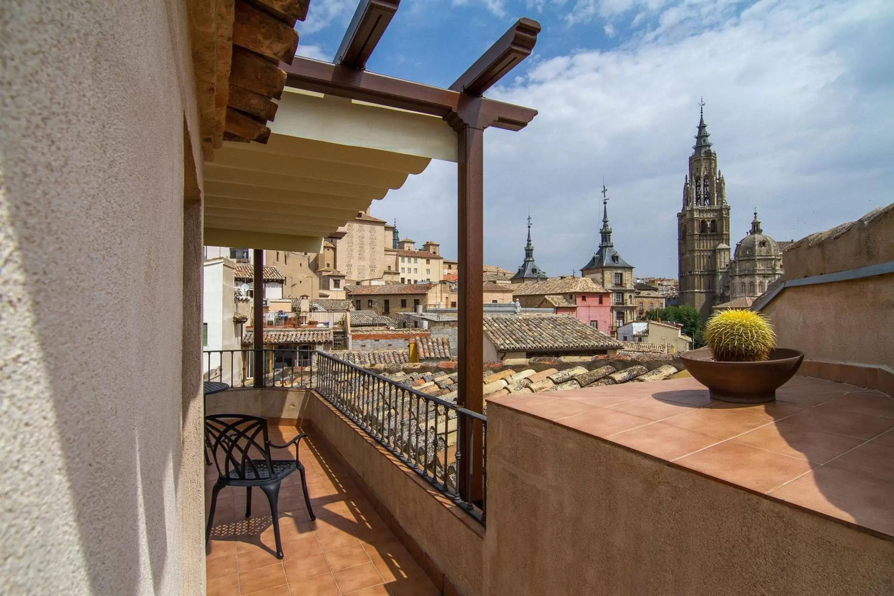 Landmark view, Balcony/Terrace in Hotel Santa Isabel