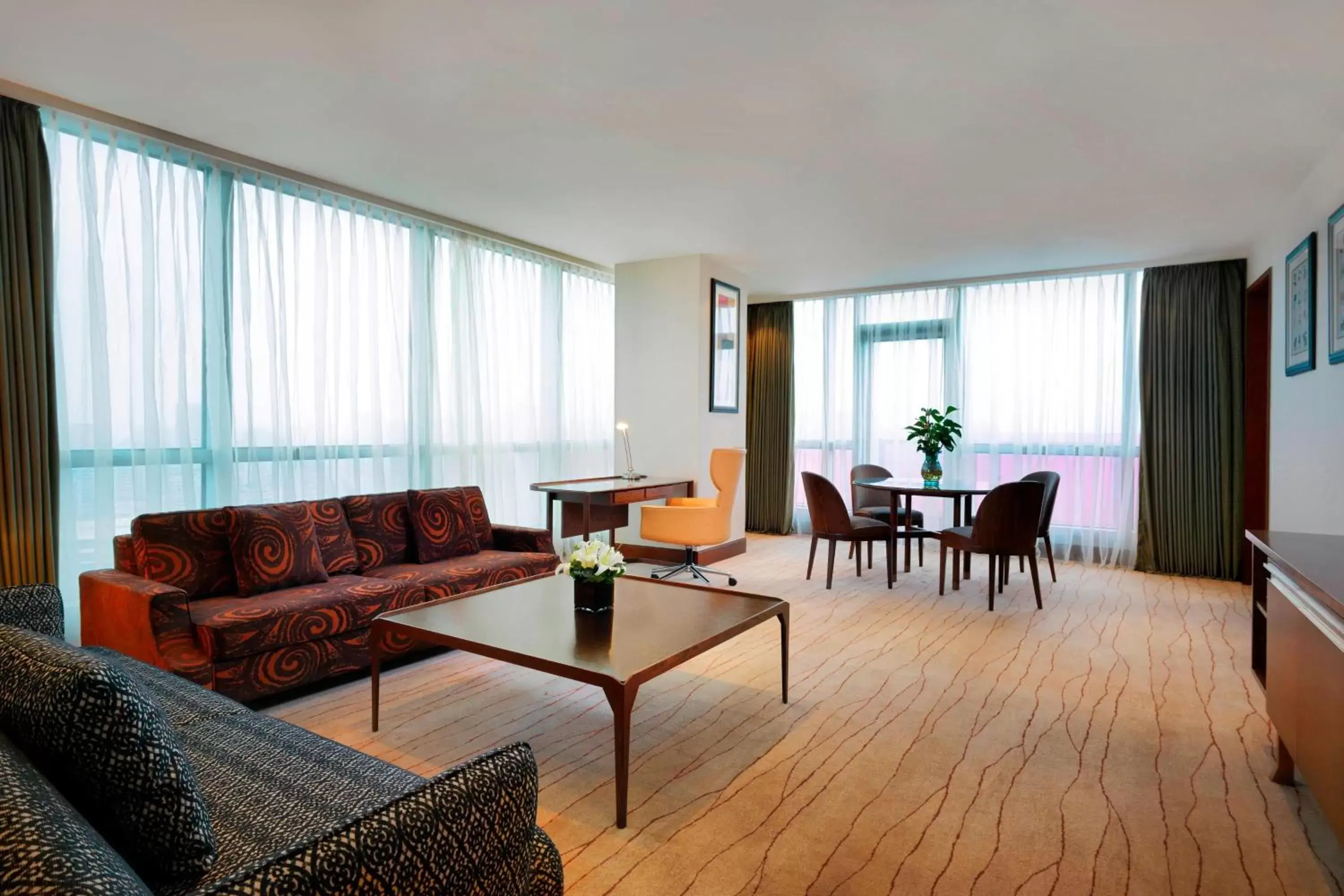 Living room, Seating Area in Four Points by Sheraton Shanghai, Daning