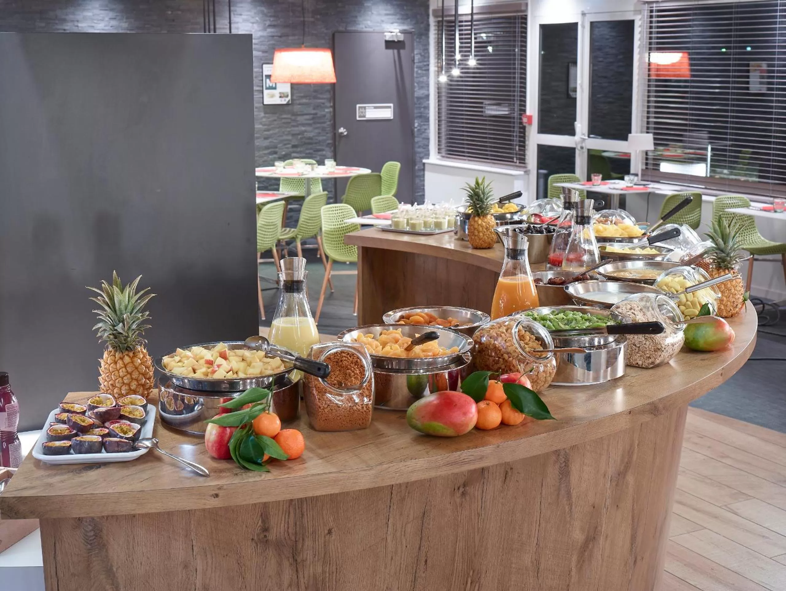 Restaurant/places to eat in ibis Poitiers Site du Futuroscope