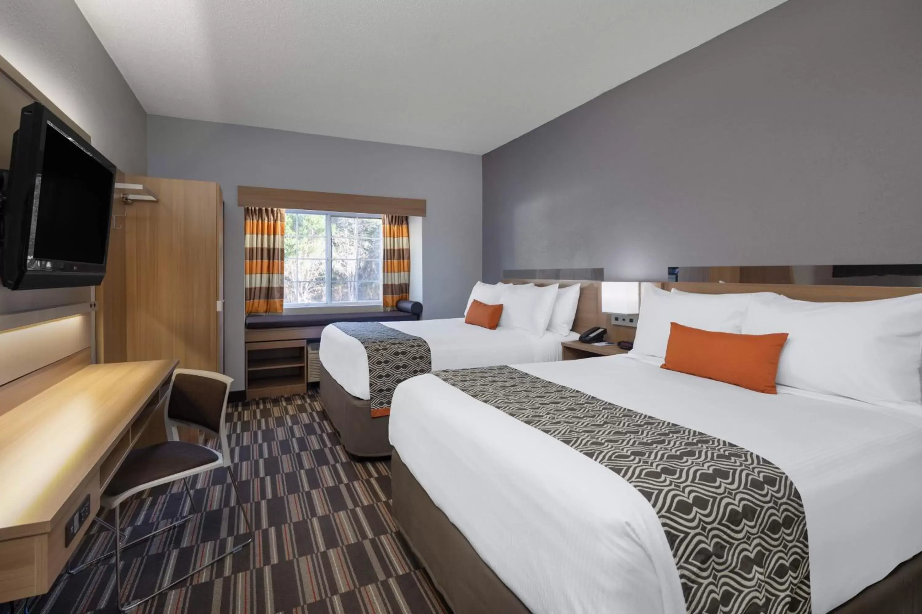 Photo of the whole room, Bed in Microtel Inn & Suites by Wyndham Florence