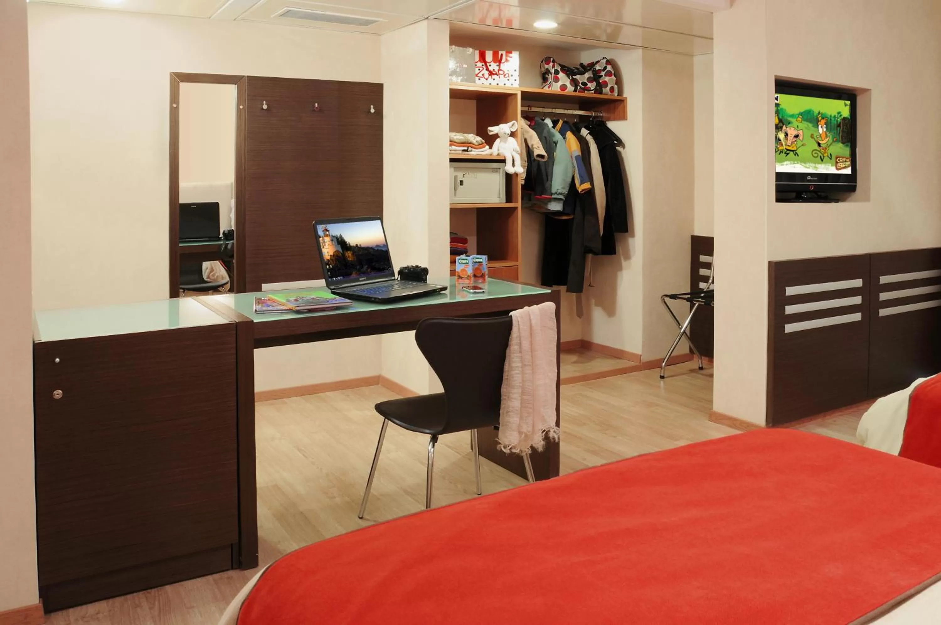 Photo of the whole room, Bed in Regente Palace Hotel