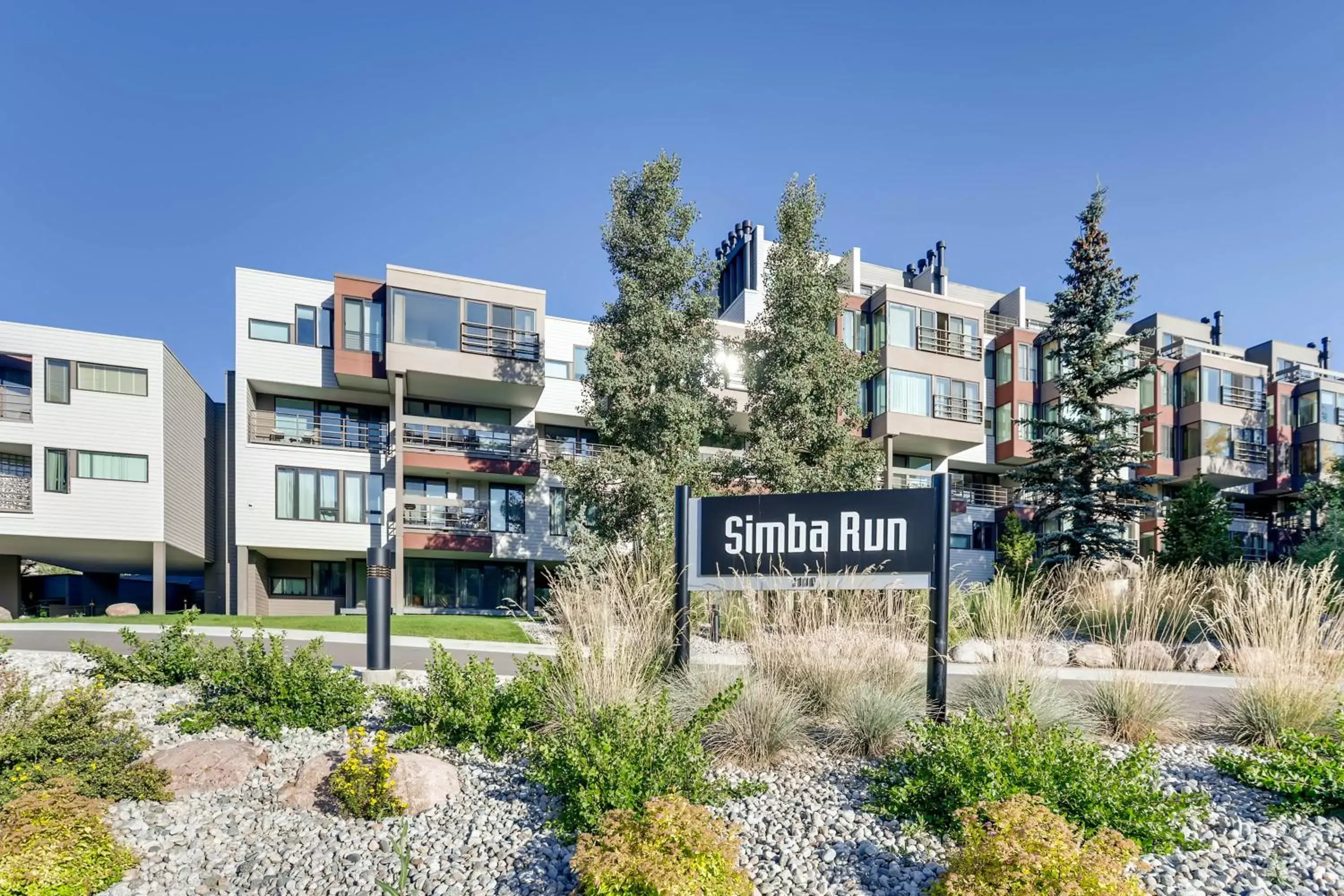 Property building in Simba Run Vail Condominiums Property building in Simba Run Vail Condominiums