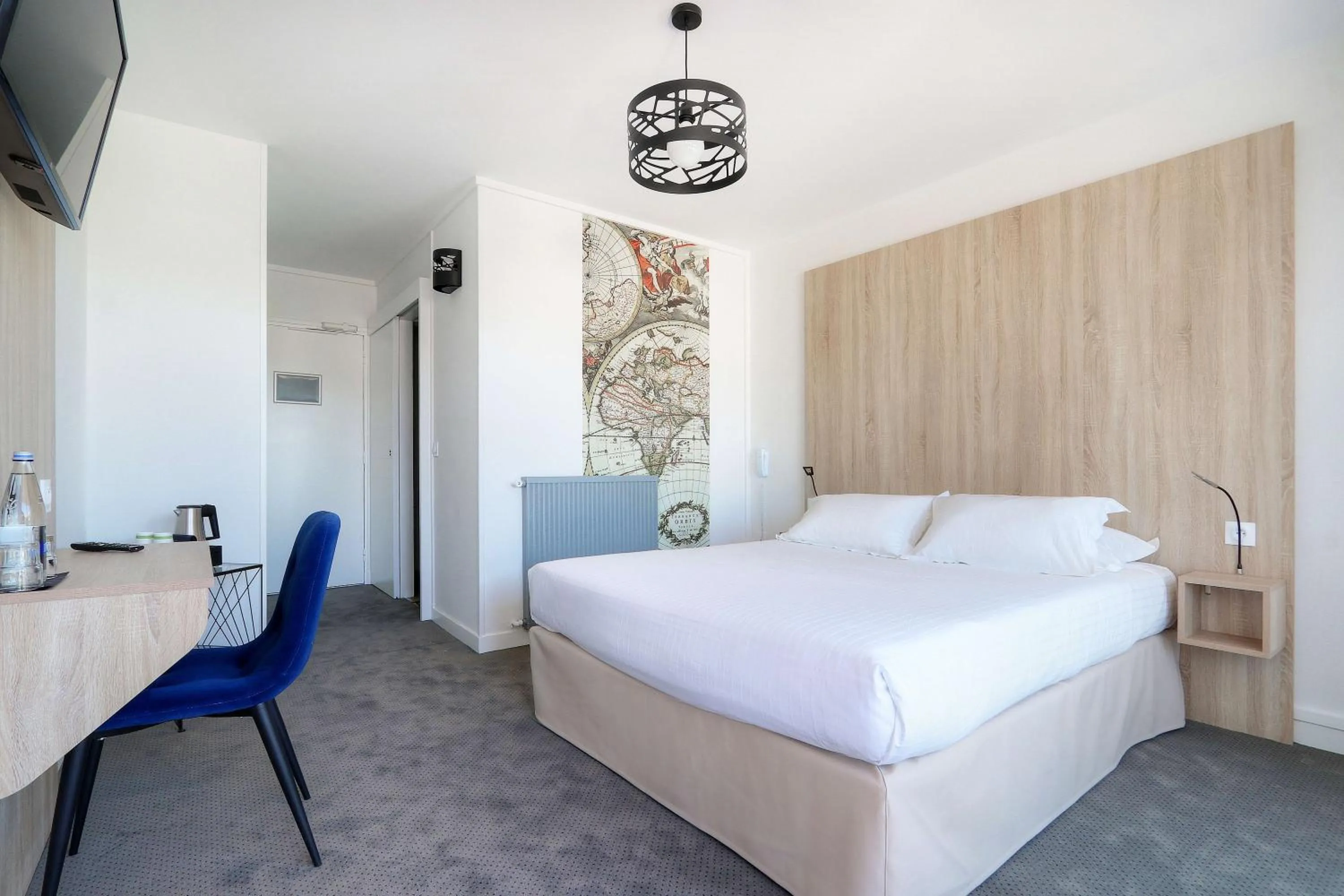 Bed in Best Western Hôtel Le Bellevue Quiberon