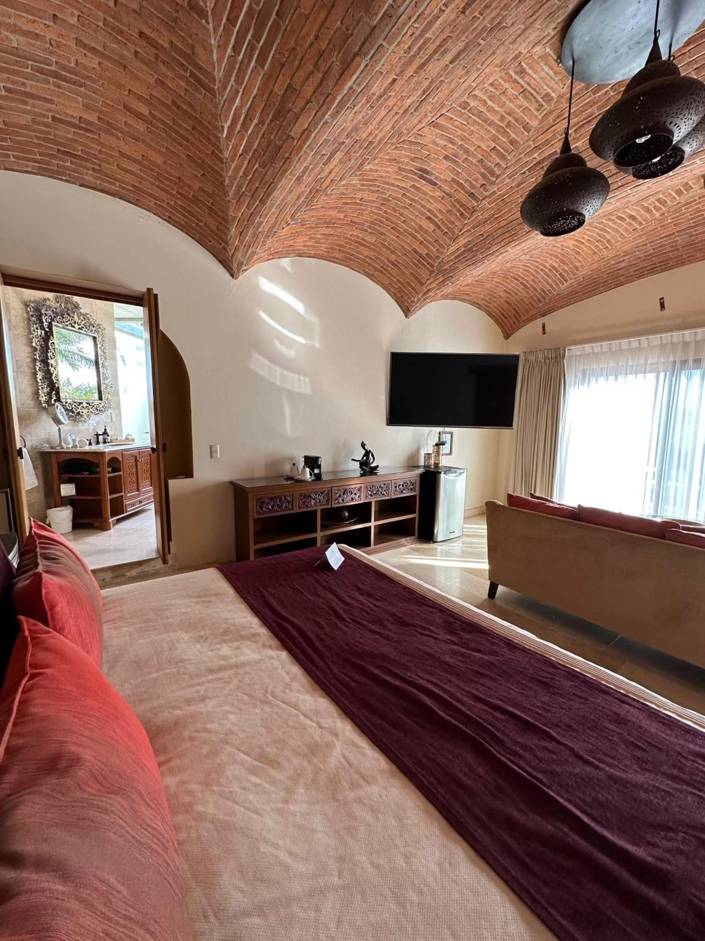 Bed in Hotel Lindo Ajijic Bed & Breakfast