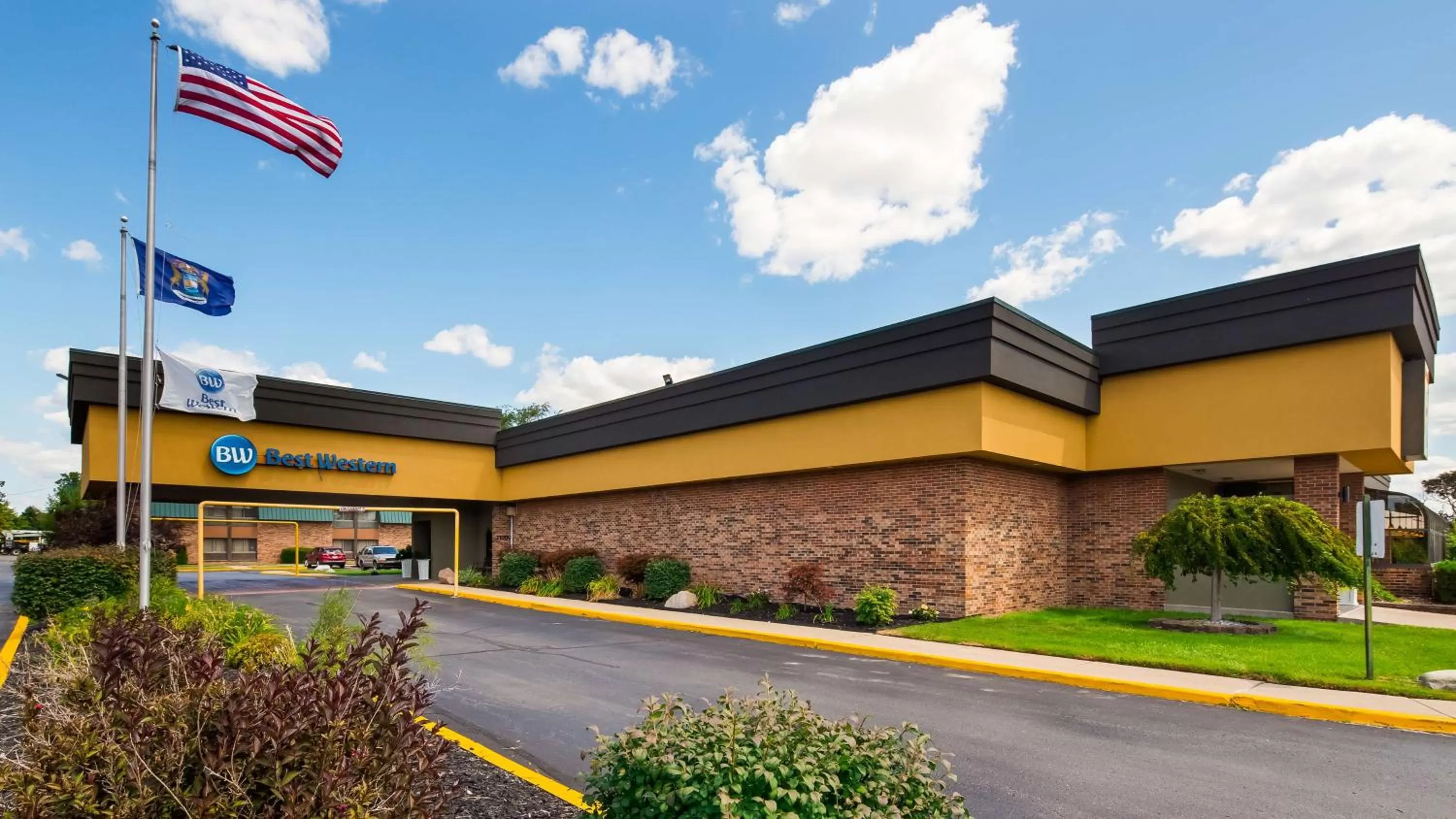 Property building in Best Western Woodhaven Inn