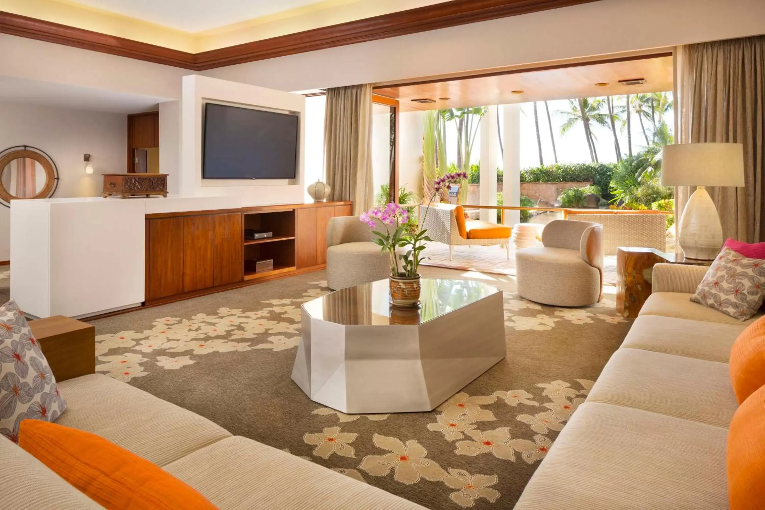Photo of the whole room, Seating Area in Hyatt Regency Maui Resort & Spa