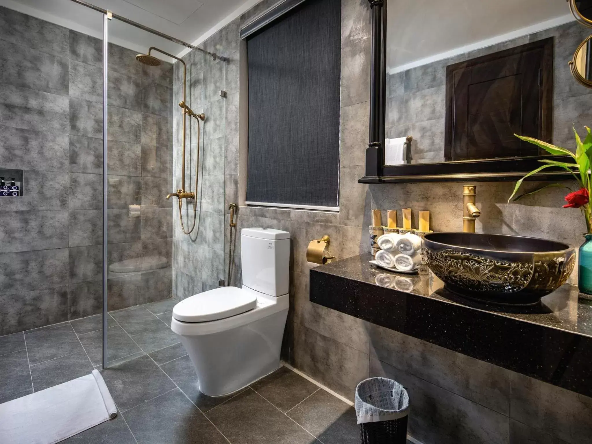 Shower, Bathroom in The Blue Alcove Hotel