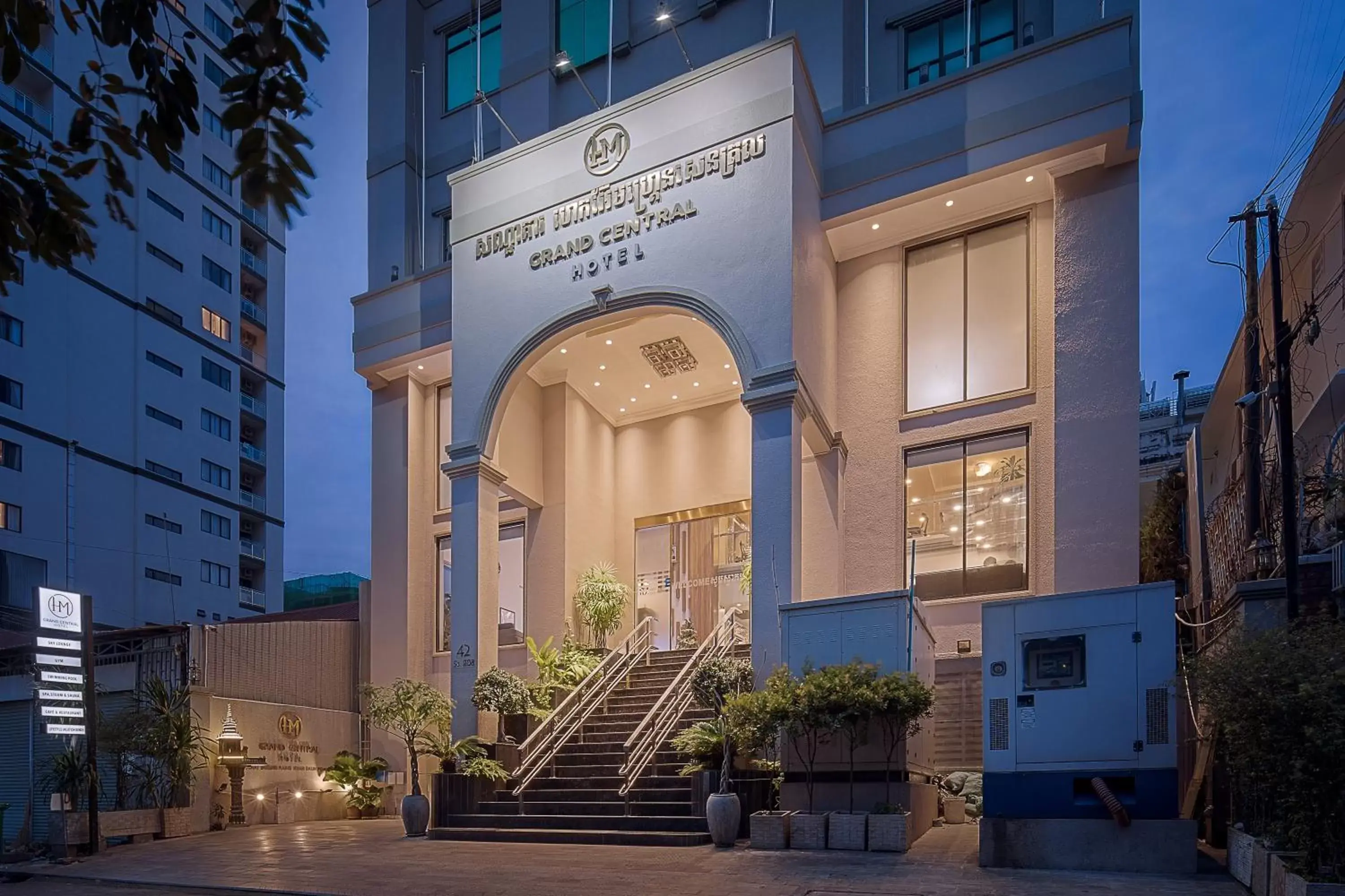 Property building in HM Grand Central Hotel Property building in HM Grand Central Hotel