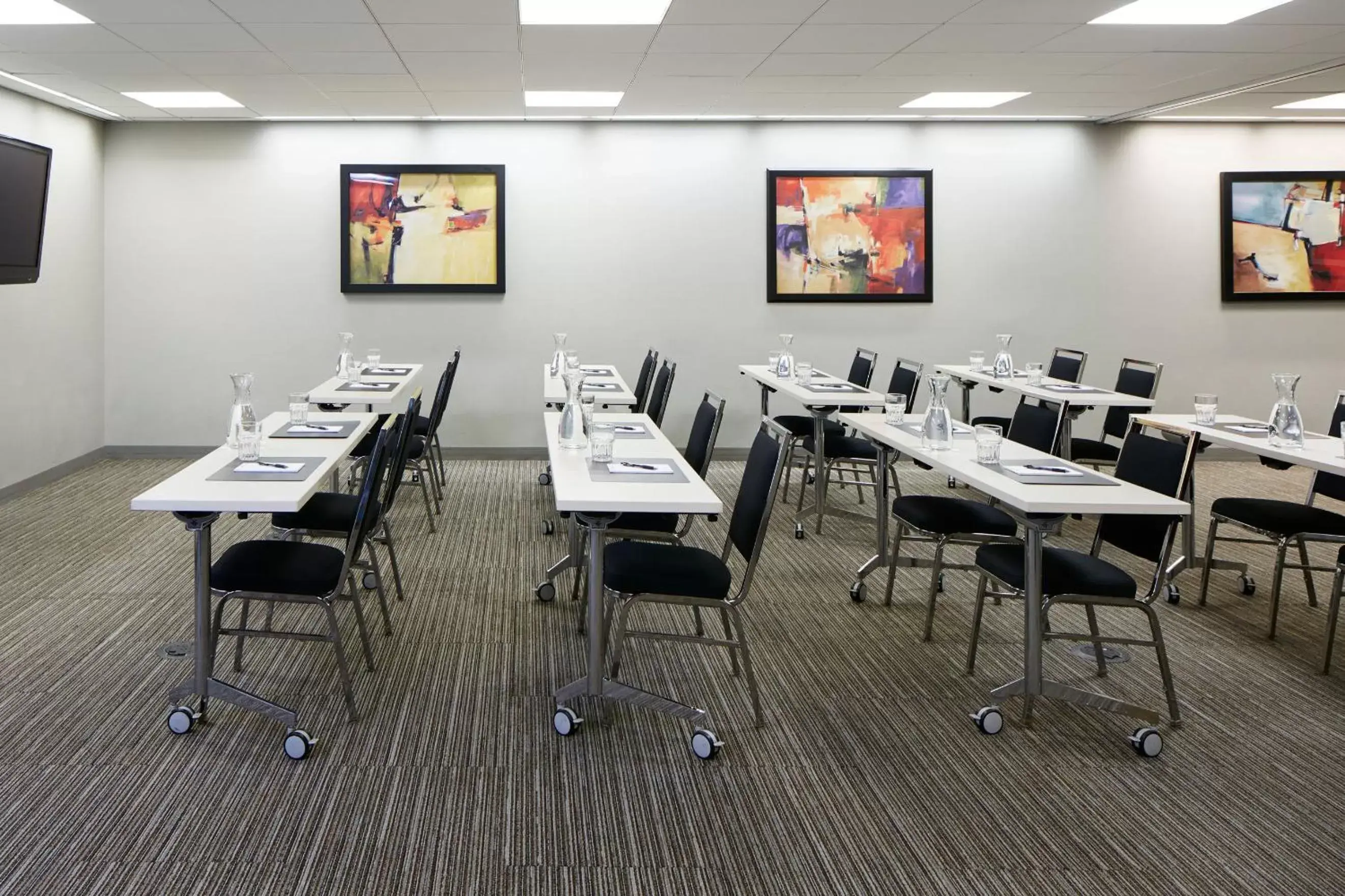 Meeting/conference room, Restaurant/Places to Eat in Club Quarters Hotel Wacker at Michigan, Chicago