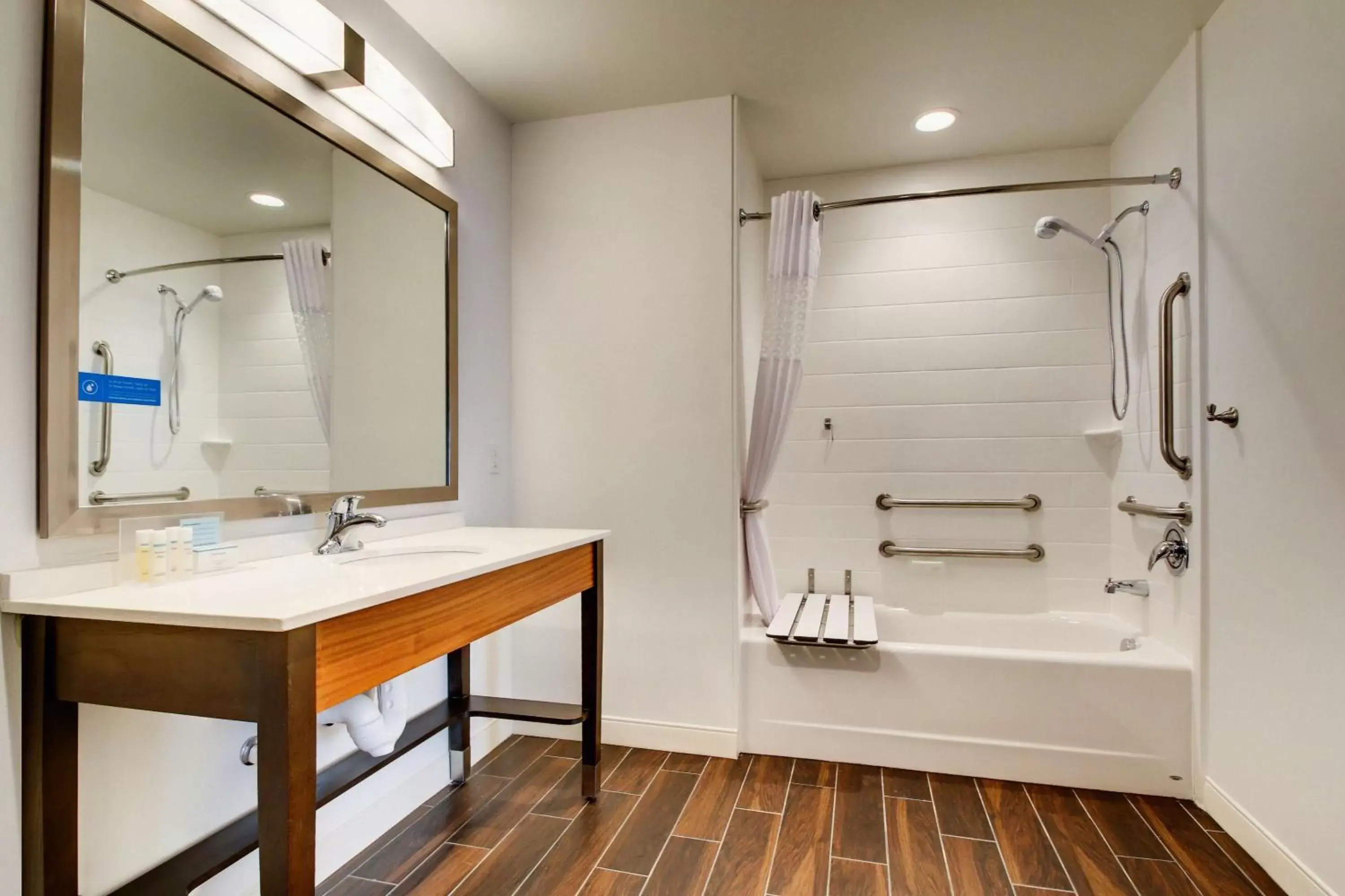 Bathroom in Hampton Inn & Suites Greenville Airport