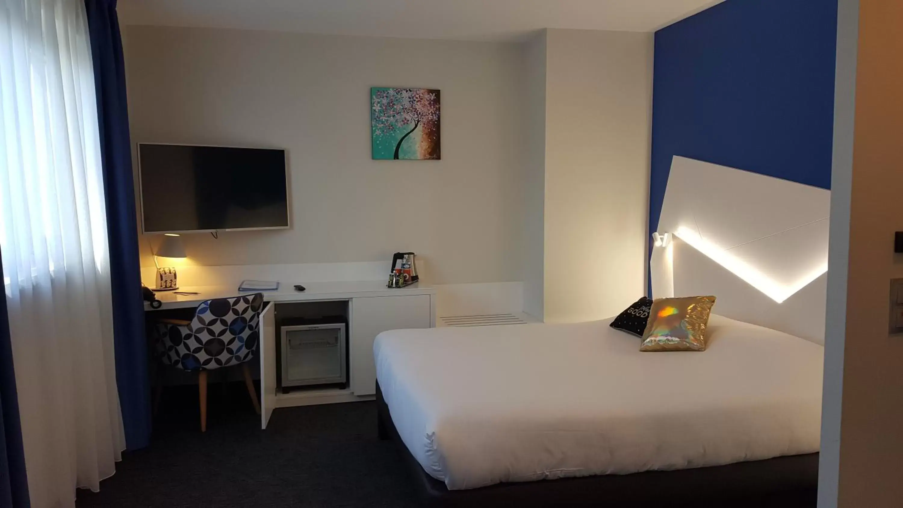 Bedroom, Bed in Hôtel ORIGAMI Bedroom, Bed in Hôtel ORIGAMI