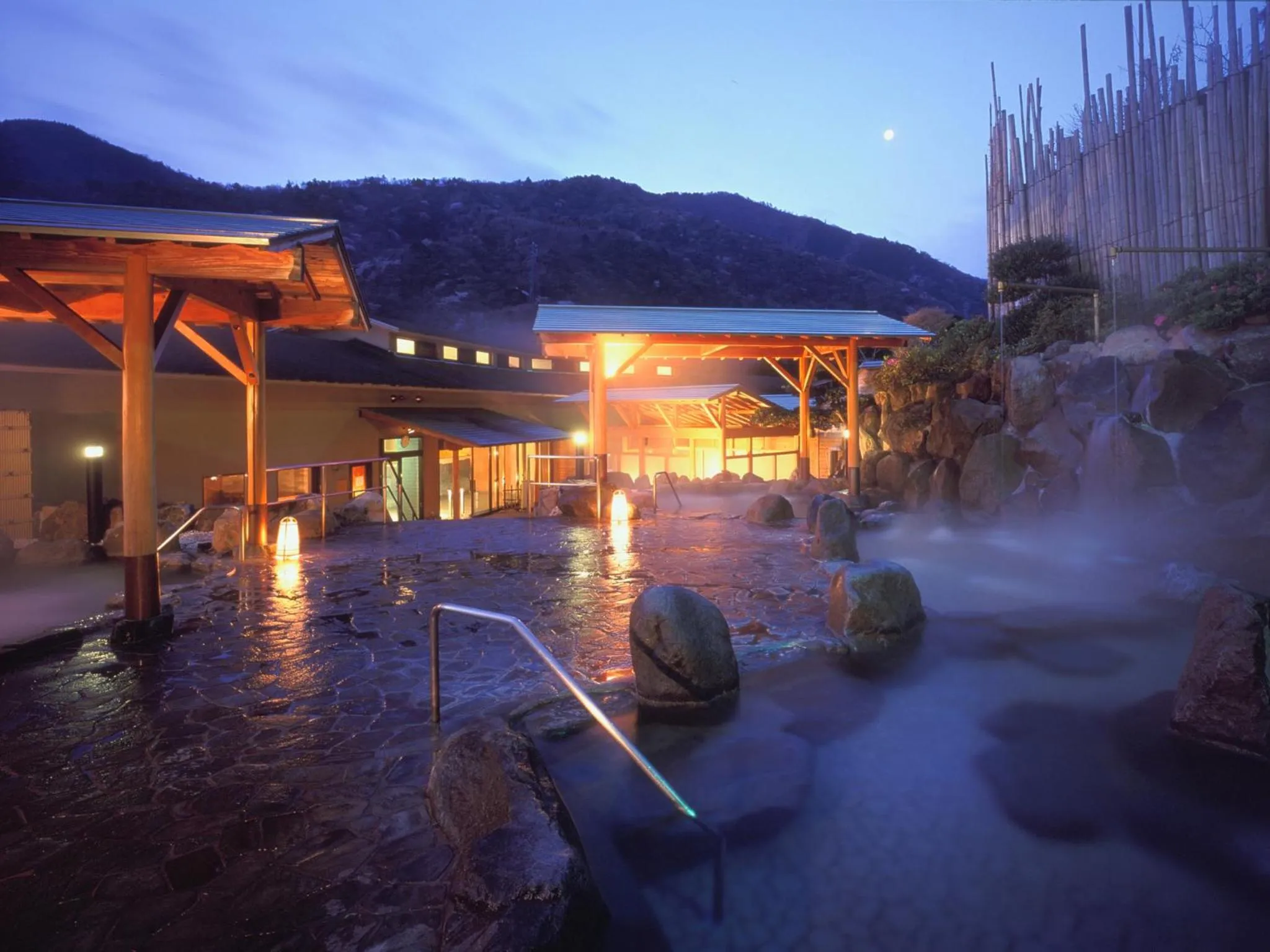 Hot Spring Bath in Hakonenomori Okada