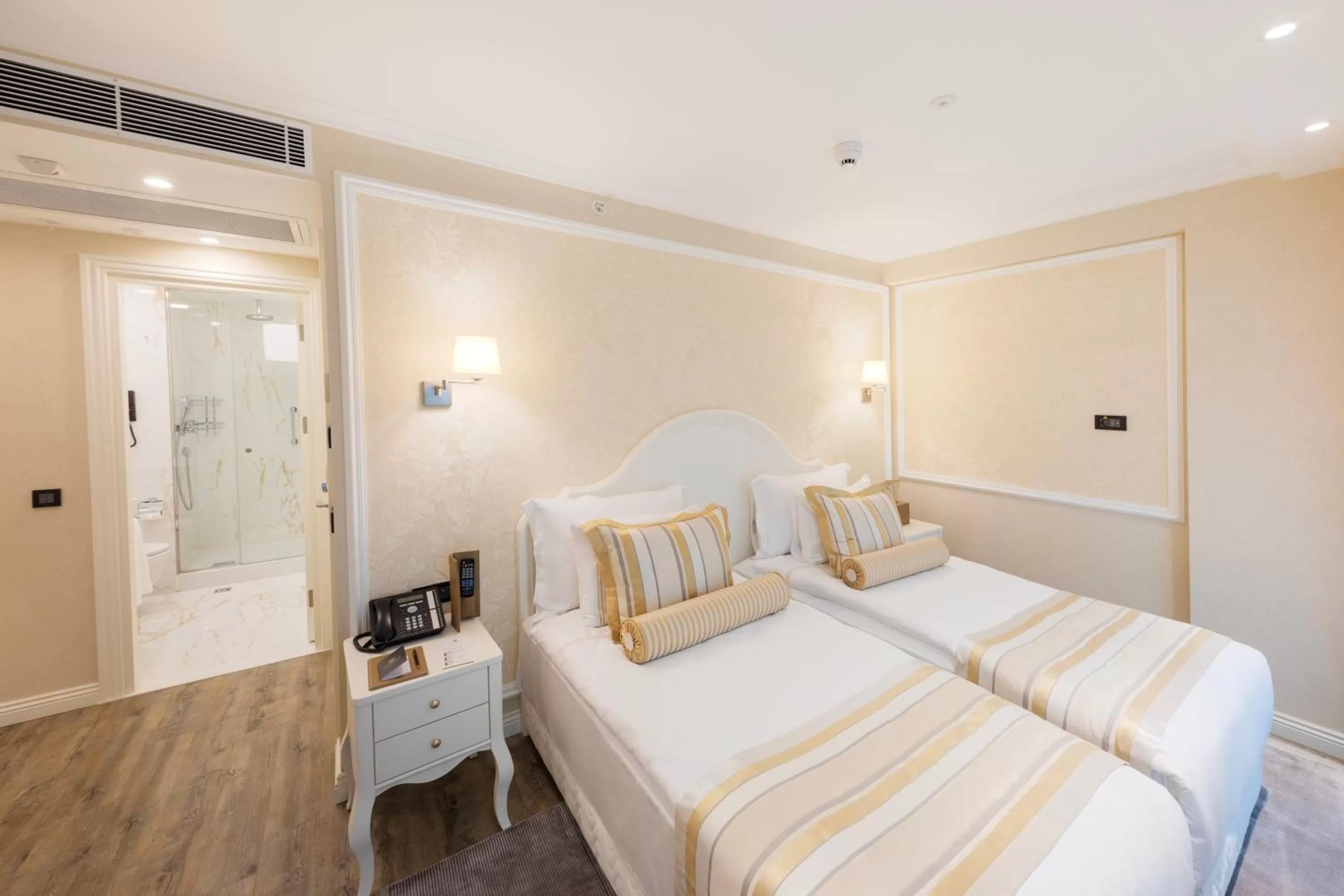 Bed in Hallmark Hotel & SPA Istanbul