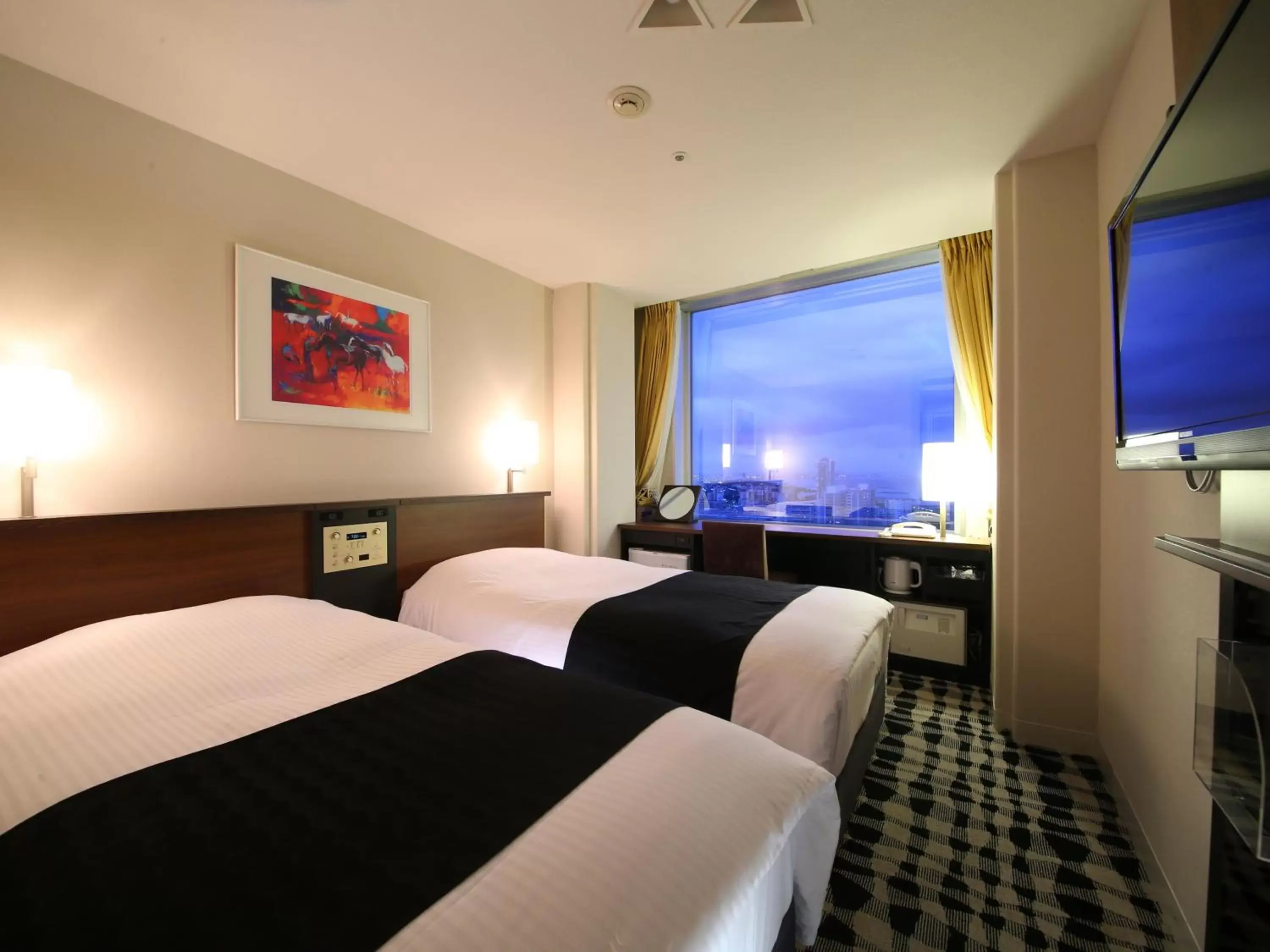 Photo of the whole room, Bed in APA Hotel & Resort Tokyo Bay Makuhari