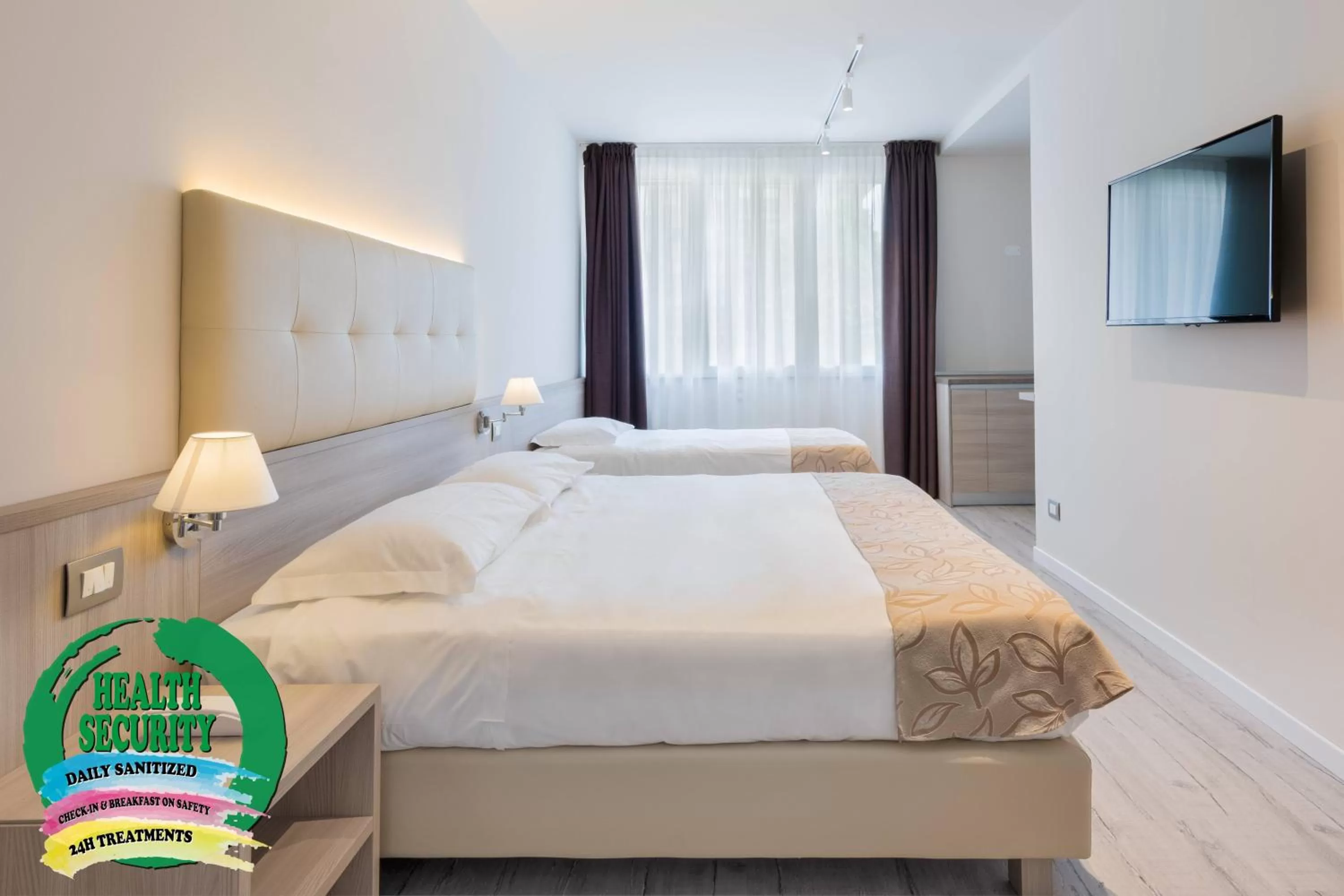 Bedroom, Bed in Hotel Delfino Venezia Mestre