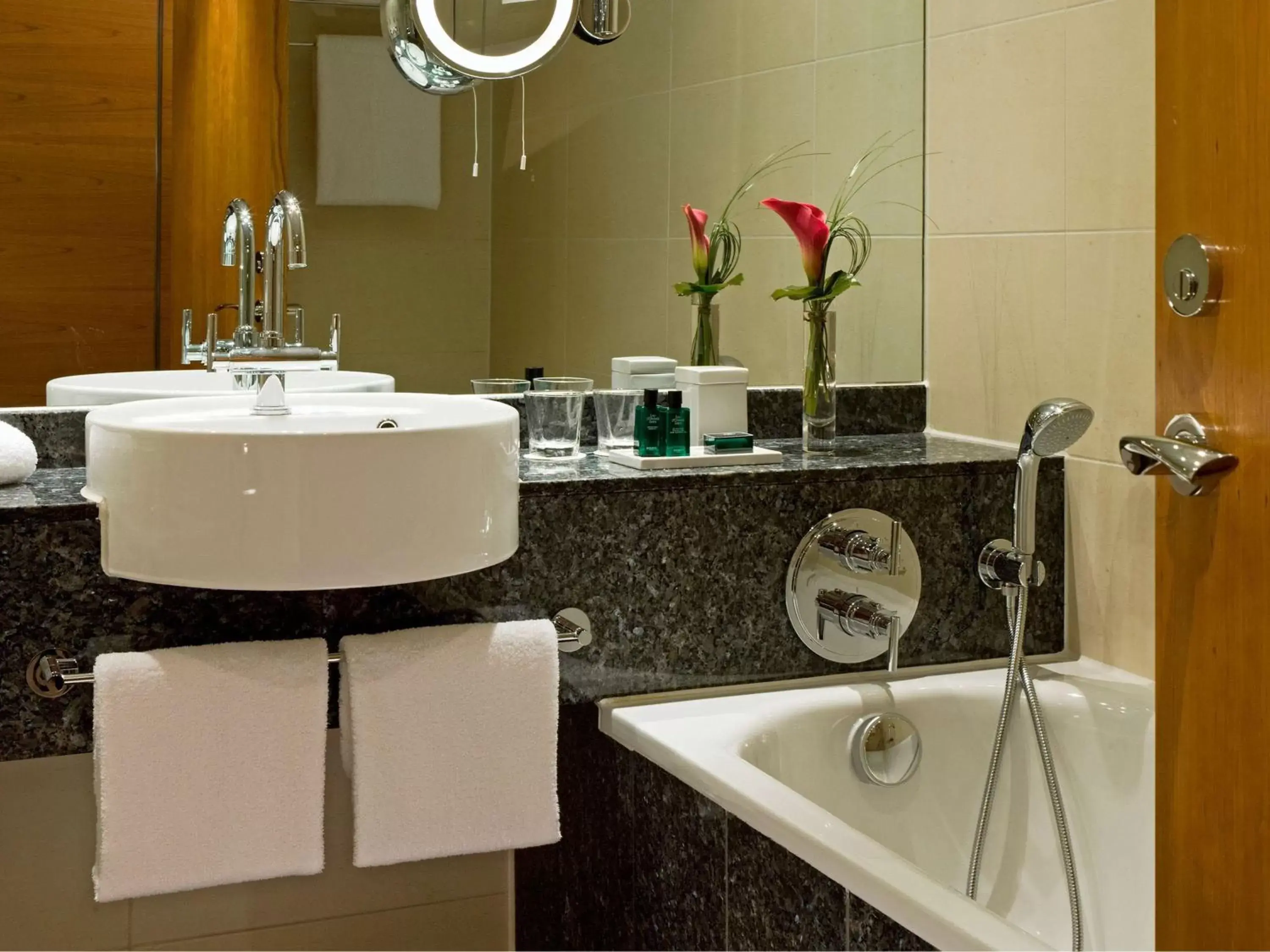 Bathroom in Sofitel London Heathrow