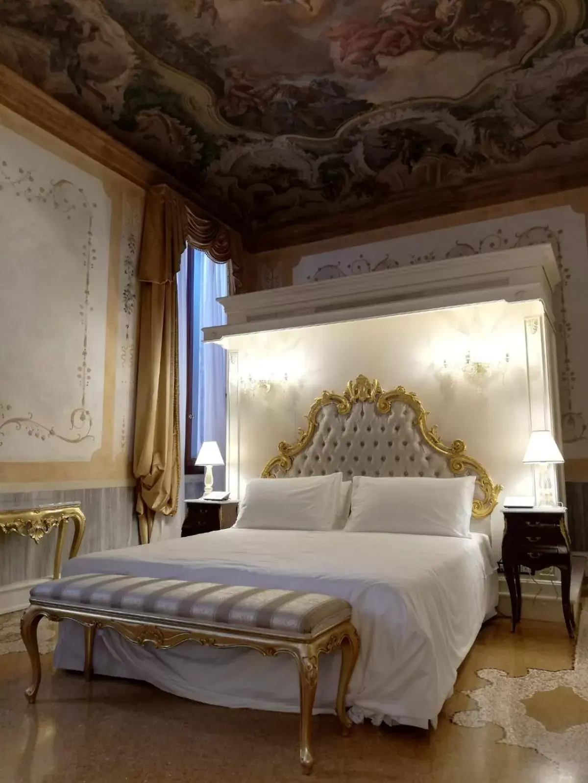 Photo of the whole room, Bed in Ca' Bonfadini Historic Experience