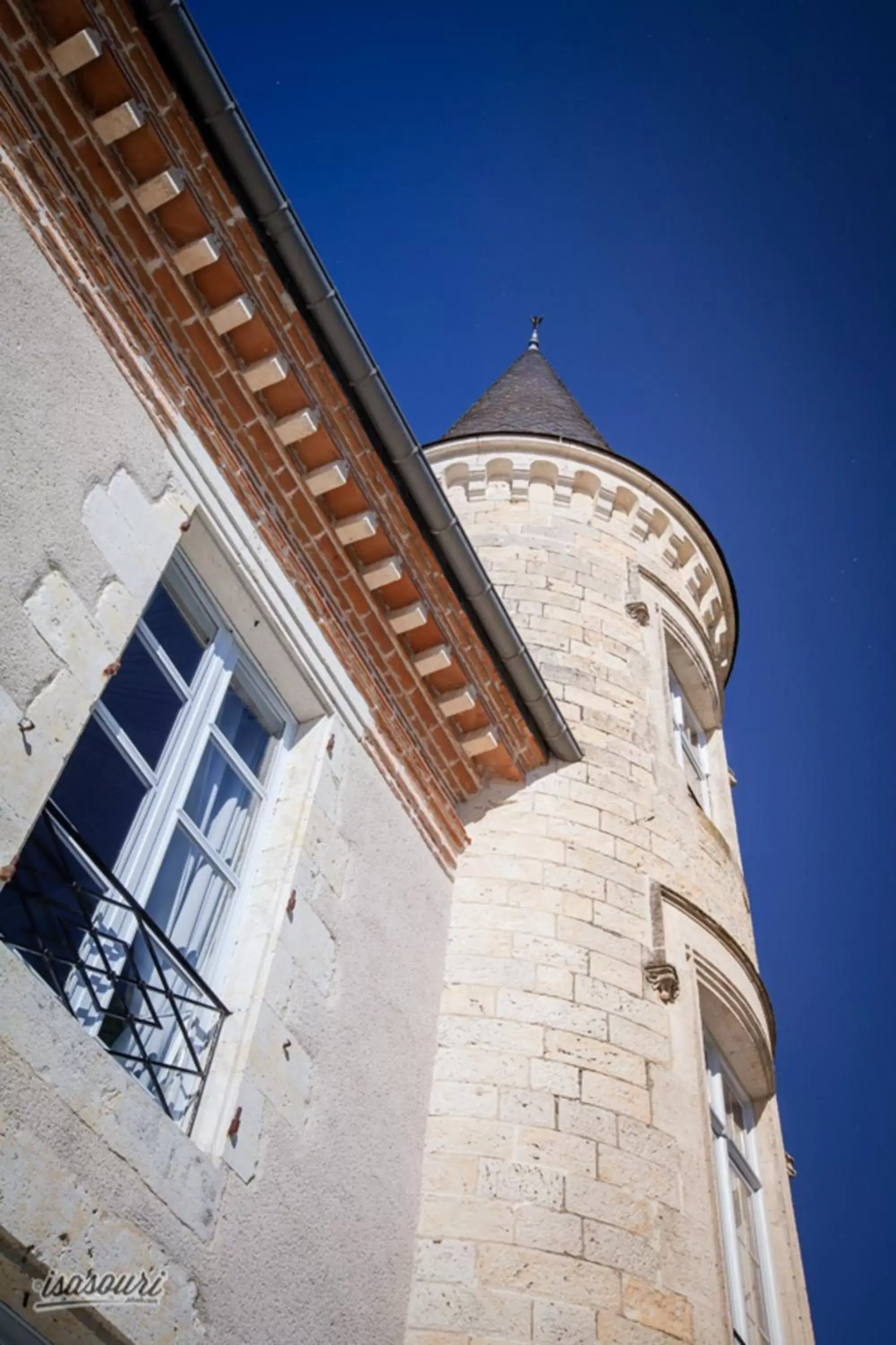 Facade/entrance, Property Building in Logis Château Saint Marcel